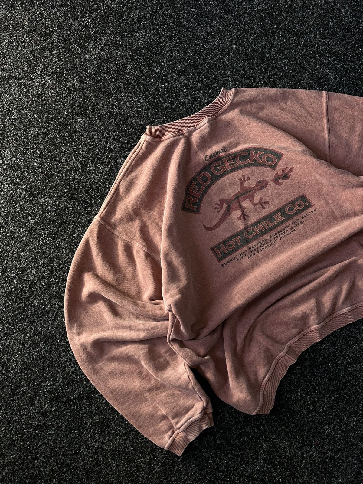 Band Tees × Vintage 🌶️Vintage 90s Hot Chile Co Red GESCO Faded SWEATSHIRT 90S Size US XL / EU 56 / 4 - 2 Thumbnail