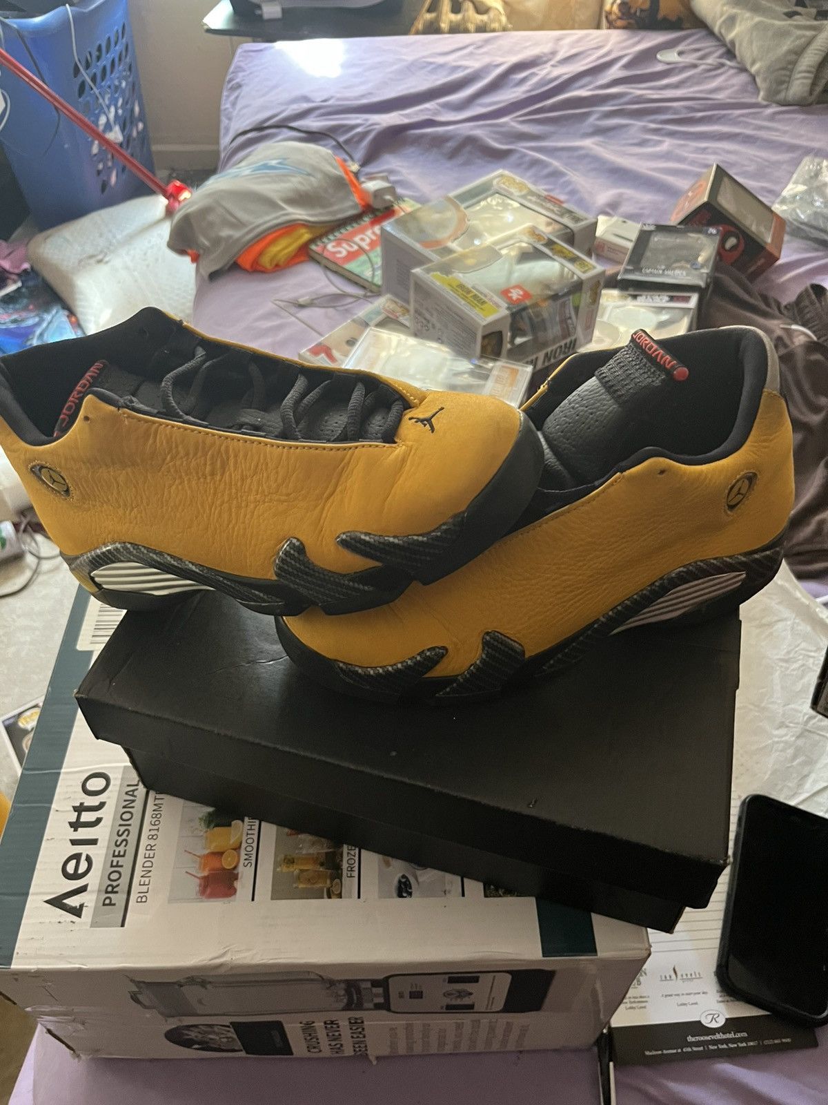 Jordan Brand Reverse Ferrari Size US 6 / EU 39 - 1 Thumbnail