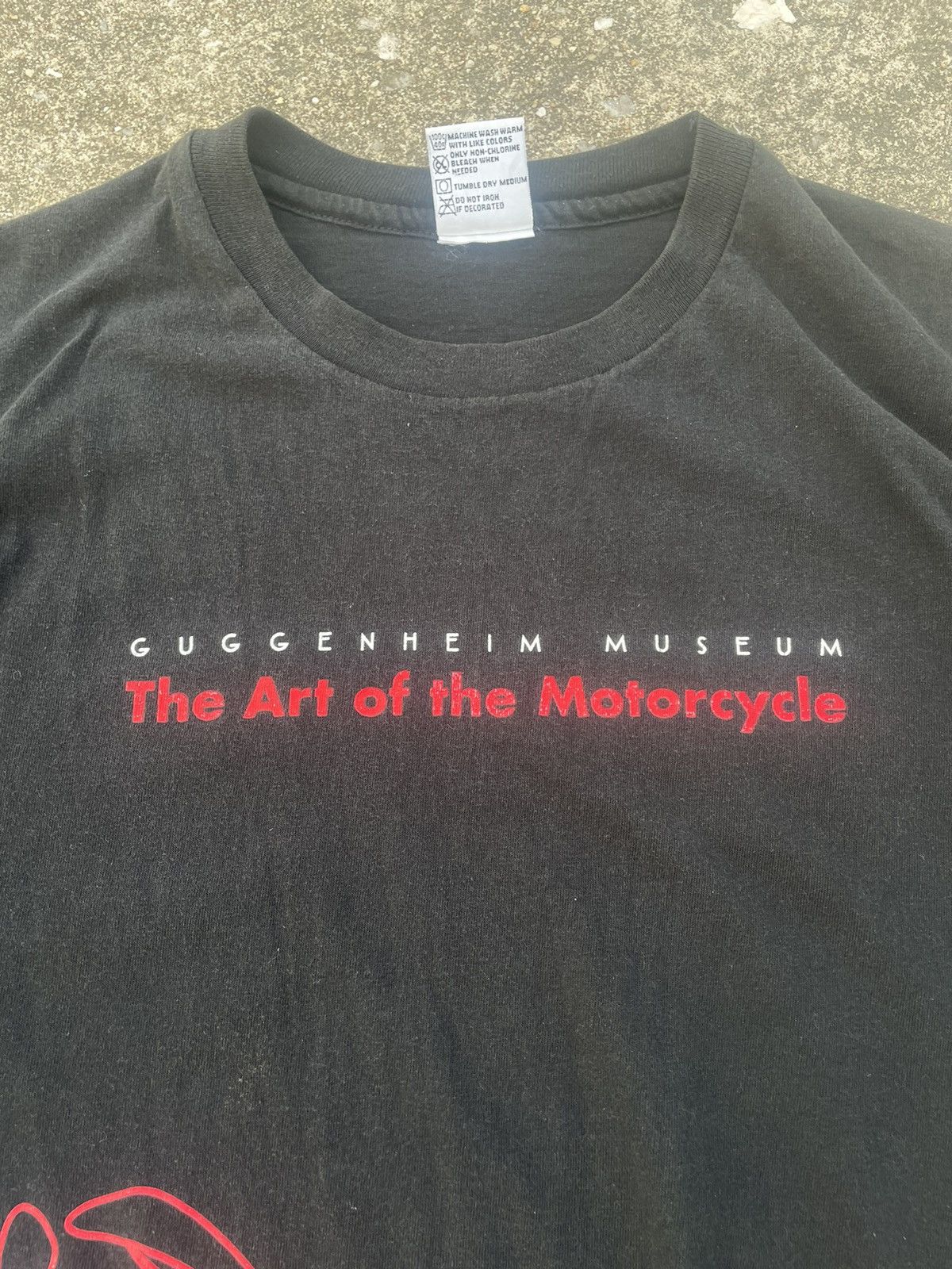 Vintage Vintage Gugenheim Museum BMW Black T-shirt 90s Size US XL / EU 56 / 4 - 3 Thumbnail
