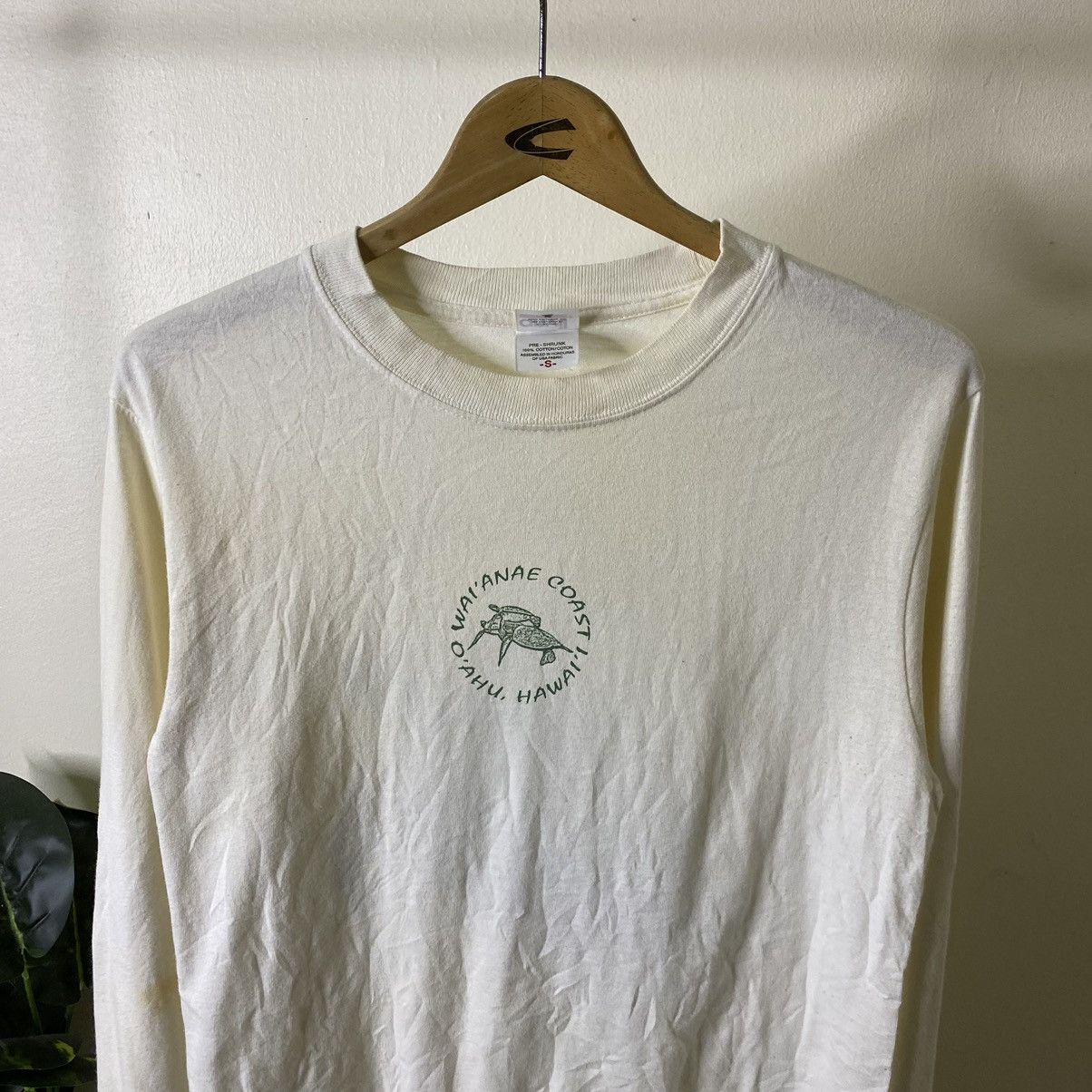 Vintage Vintage Y2K Aloha Aina! Sea Creature Surf LS T Shirt Size US S / EU 44-46 / 1 - 7 Thumbnail