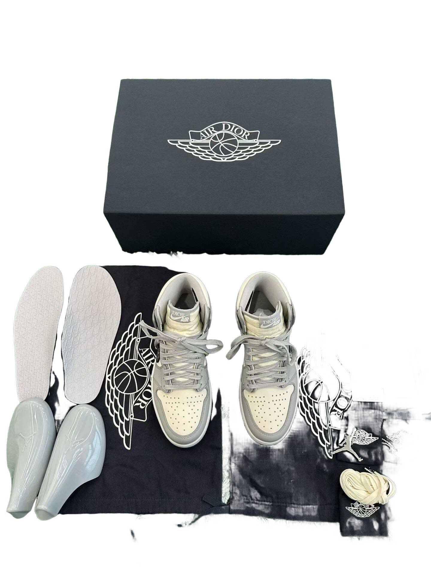 Dior Dior x Jordan Oblique High Sneakers 40 Size US 7 / EU 40 - 1 Thumbnail