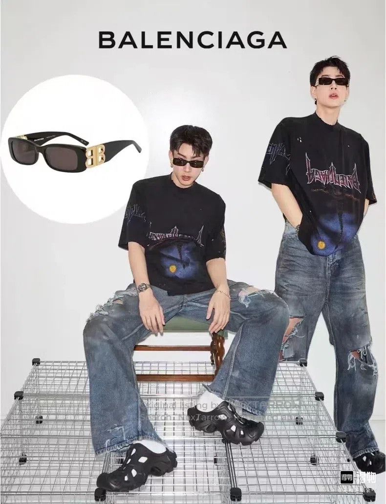 Balenciaga Balenciaga Distressed Phantom Print Short Sleeve T-Shirt Size US M / EU 48-50 / 2 - 6 Thumbnail