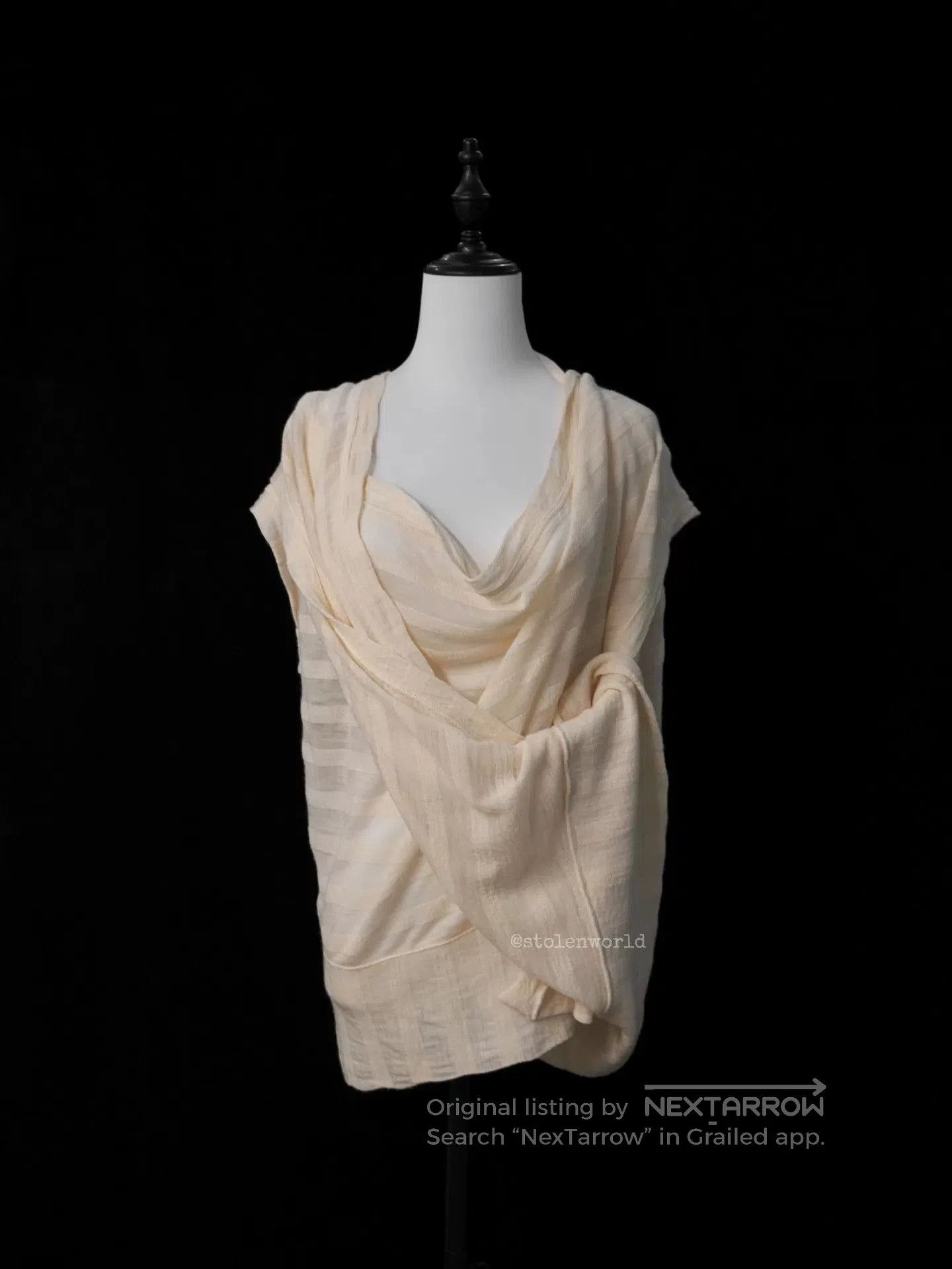Y's versatile soft wool knitted vest. Size S / US 4 / IT 40 - 1 Thumbnail