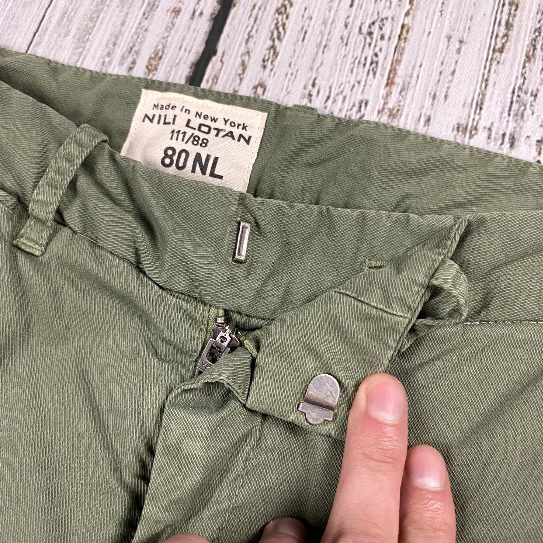 Nili Lotan VINTAGE NILI LOTAN East Hampton Pant Low Rise Slim Fit Frayed Cuff Women's 0 Green Cotton Twill 28-29 Slim Leg USA-made Shoes? Size 25" / US 0 / IT 36 - 5 Thumbnail