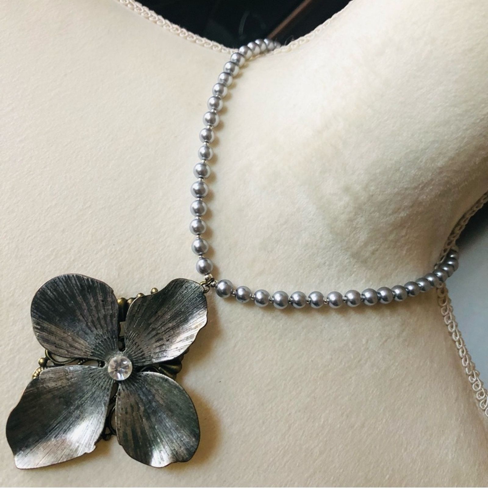 Handmade Handcrafted repurpose large silver floral Pearl necklace Size ONE SIZE - 1 Thumbnail