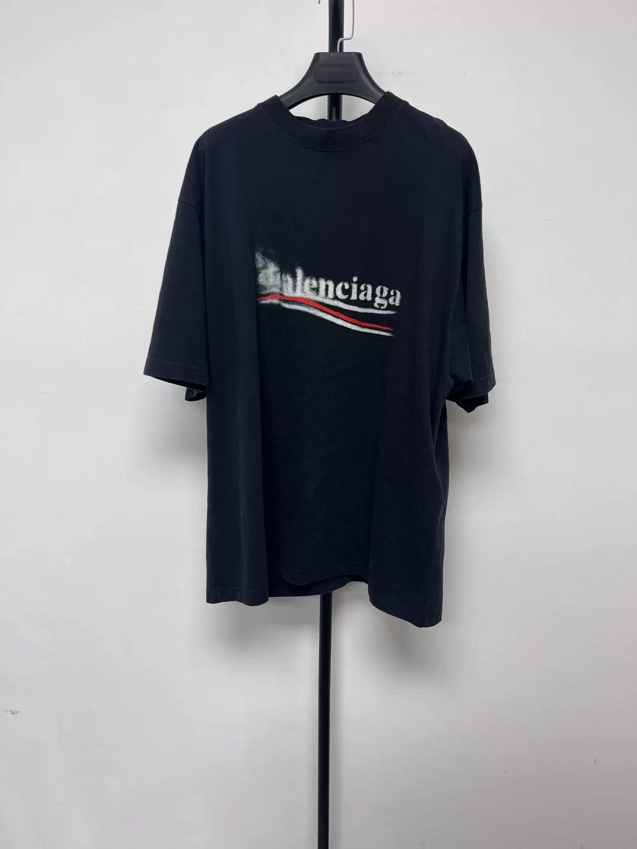Balenciaga Balenciaga Letter Print Crewneck Short Sleeve T-Shirt Size US S / EU 44-46 / 1 - 1 Thumbnail