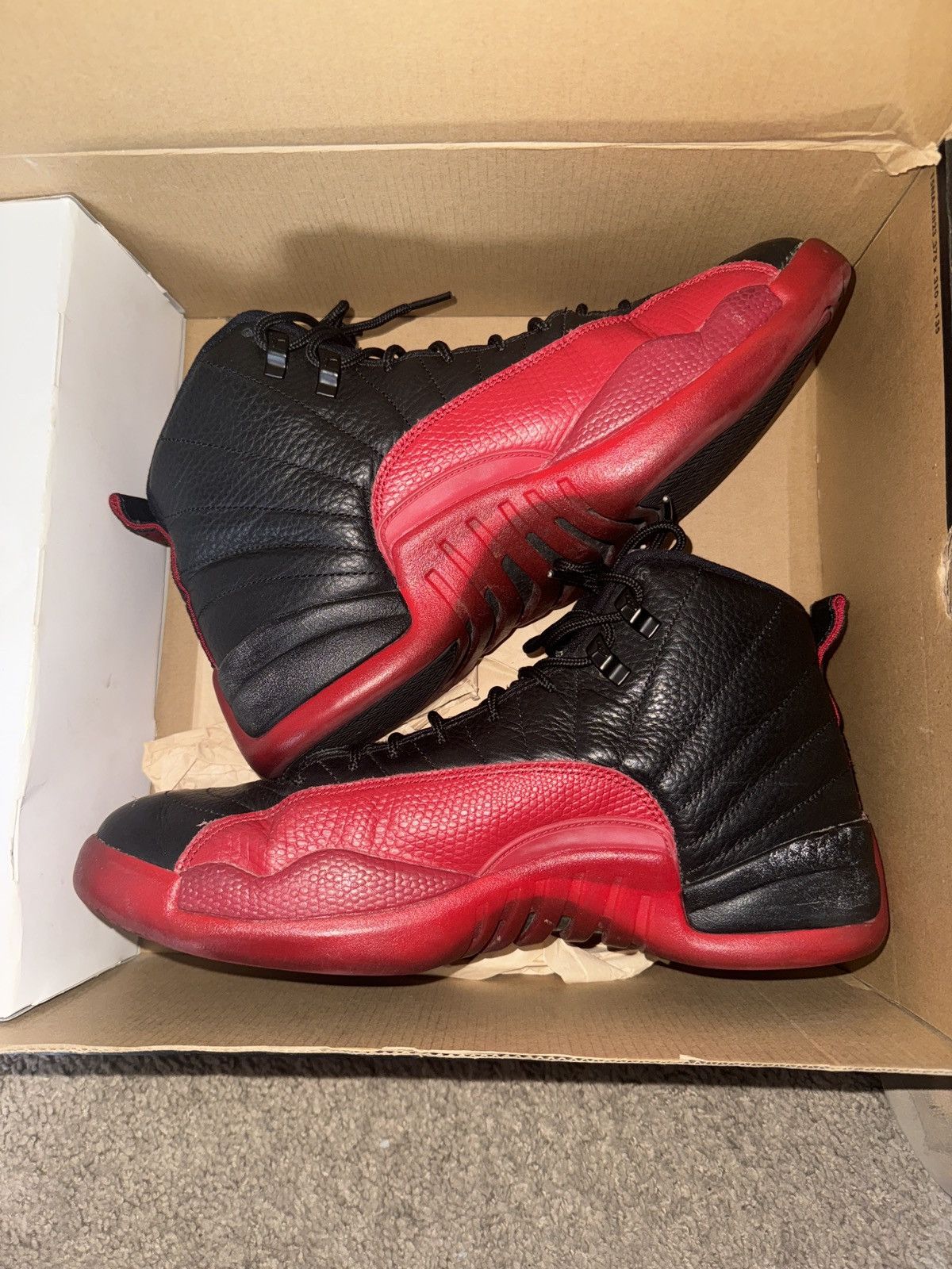Jordan Brand × Nike Air Jordan 12 flu games Size US 11 / EU 44 - 2 Thumbnail