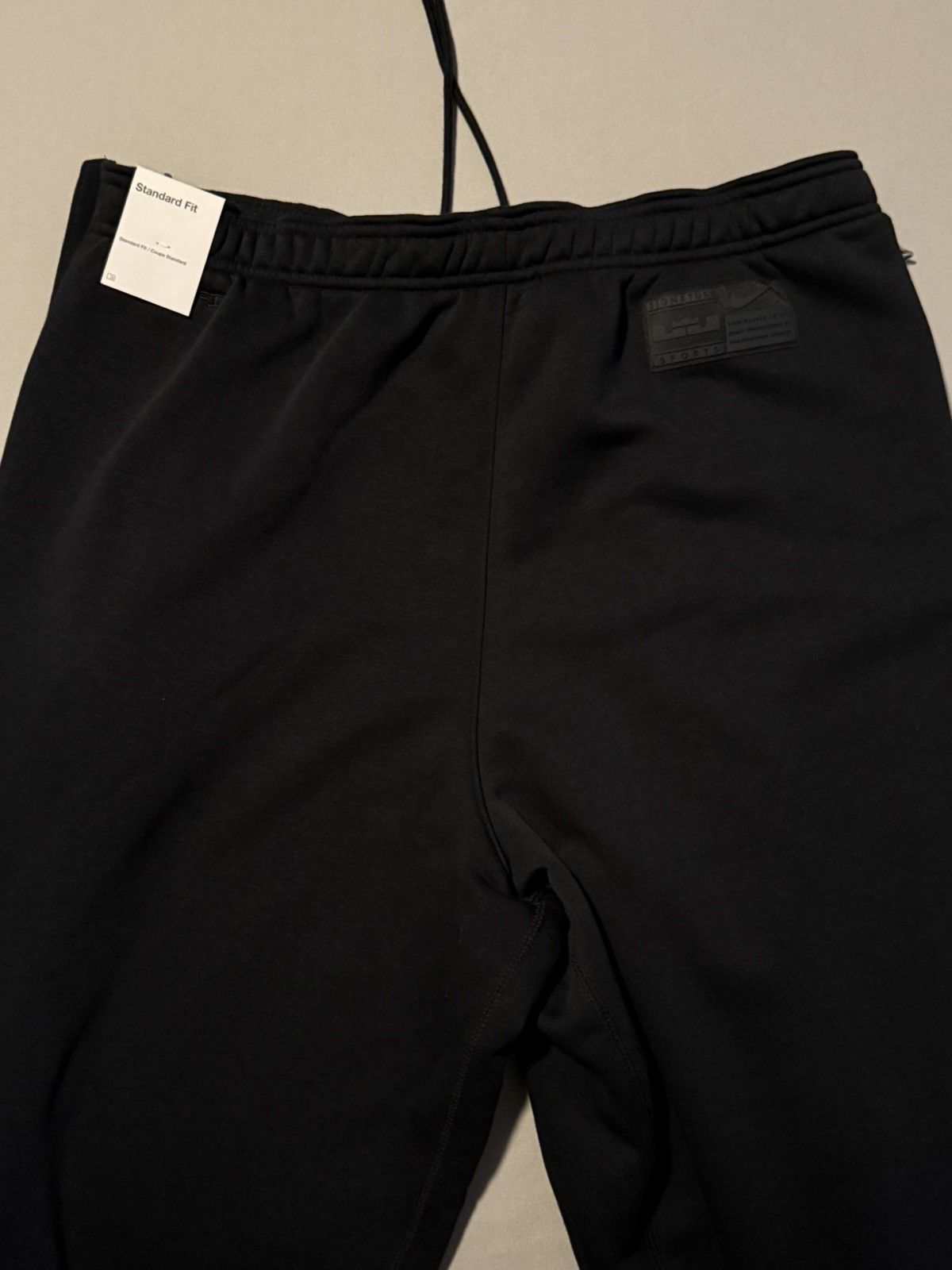 Nike Nike LeBron Standard Issue Therma-FIT Sweatpants BNWT Size US 34 / EU 50 - 6 Thumbnail