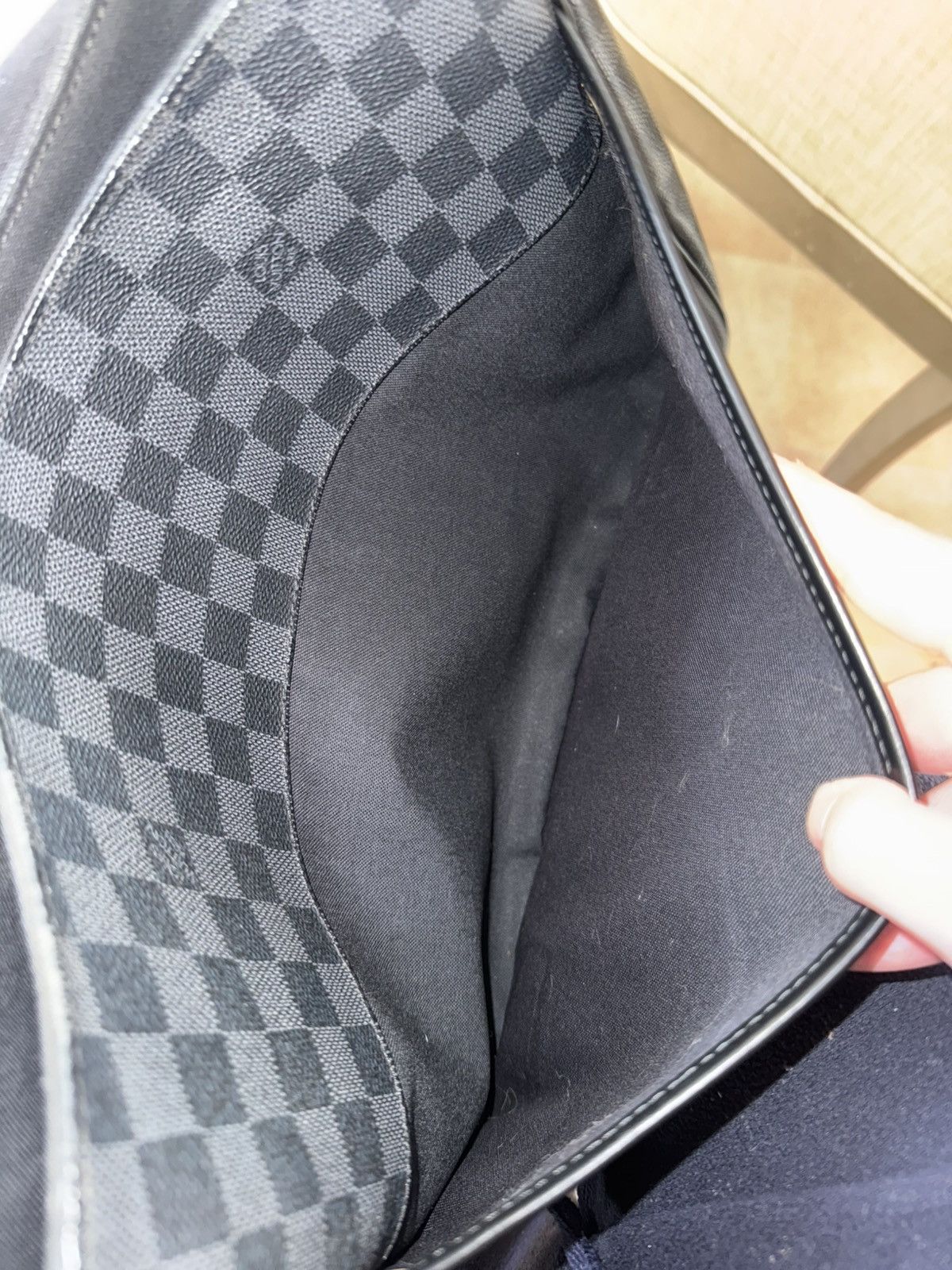 Louis Vuitton Louis Vuitton Daniel MM Damier Graphite Messenger Bag Size ONE SIZE - 8 Thumbnail