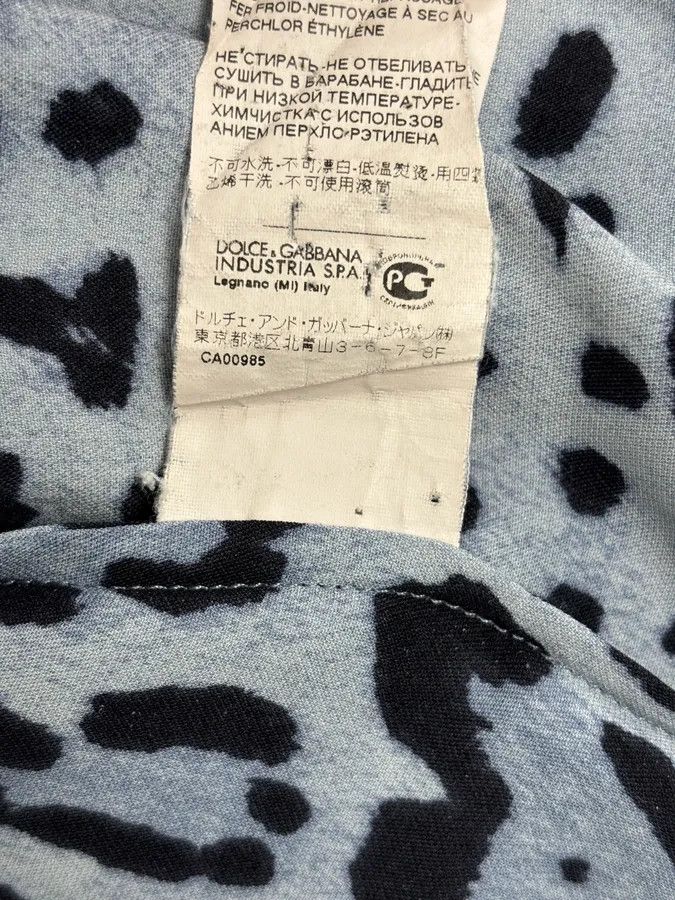 Dolce & Gabbana 2010s Dolce & Gabbana Blue Leopard Print Silk Shirt Size US S / EU 44-46 / 1 - 12 Thumbnail