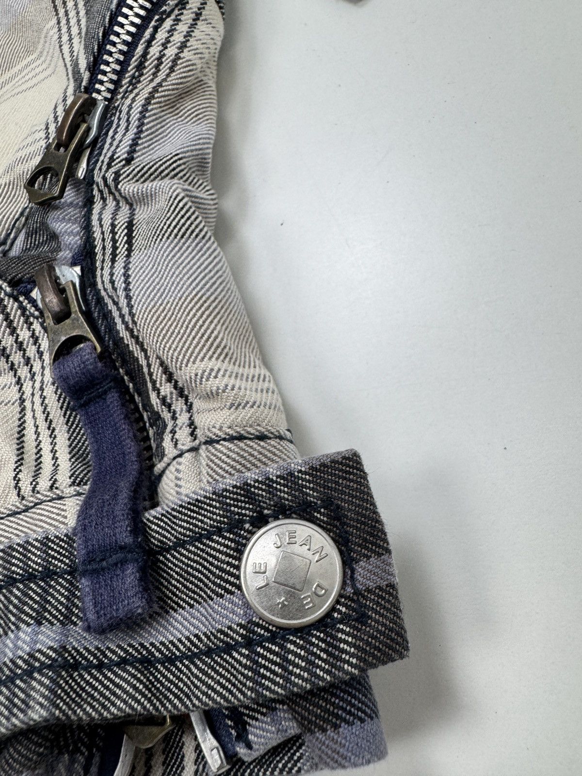 Marithe + Francois Girbaud Marithé + François Girbaud Plaid Cargo Zip Shorts Size US 31 - 2 Thumbnail