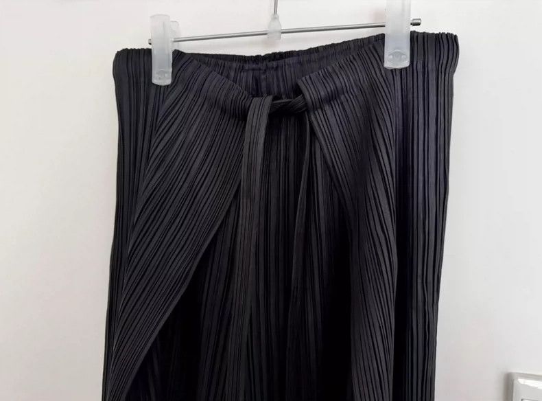 Issey Miyake Issey Miyake size:2 Black pleated pants Size 42" / US 20 - 3 Thumbnail