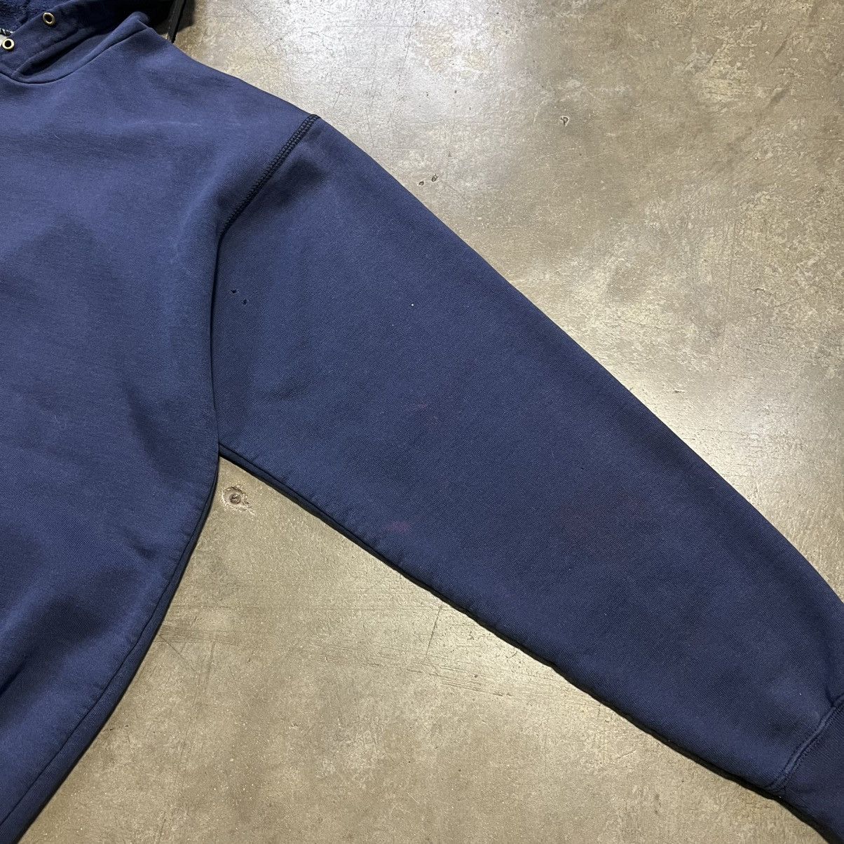 Carhartt × Vintage Vintage 90s Carhartt Hoodie Sweatshirt Workwear Faded Boxy Size US XL / EU 56 / 4 - 3 Thumbnail