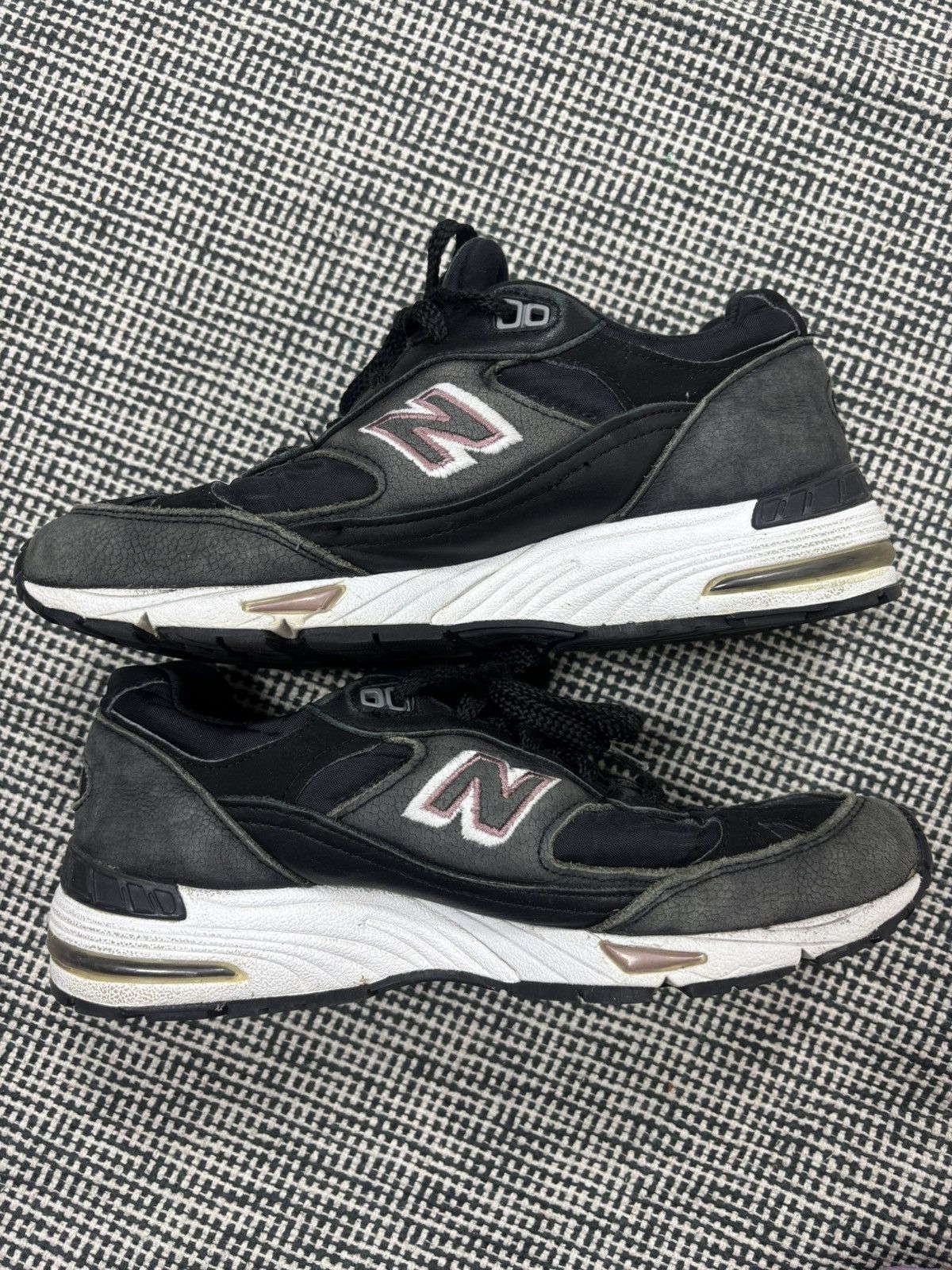 New Balance new balance 991 made in England gray pink essentials Size US 8 / IT 38 - 2 Thumbnail