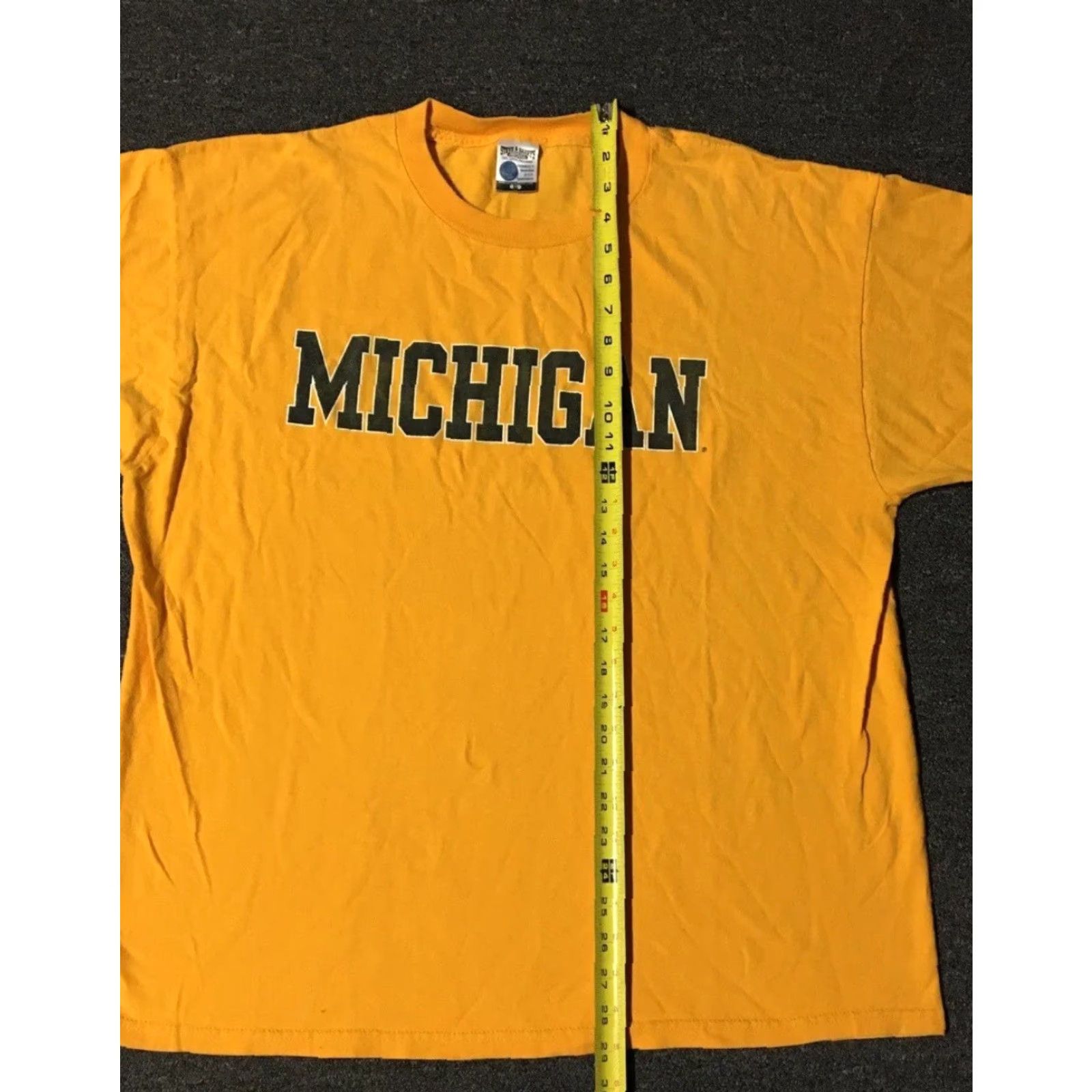 Vintage VINTAGE Michigan University Faded Spellout Shirt XL Mens Yellow 90s College Grunge Track & Field Sports University Jersey T-Shirt Size US XL / EU 56 / 4 - 8 Thumbnail