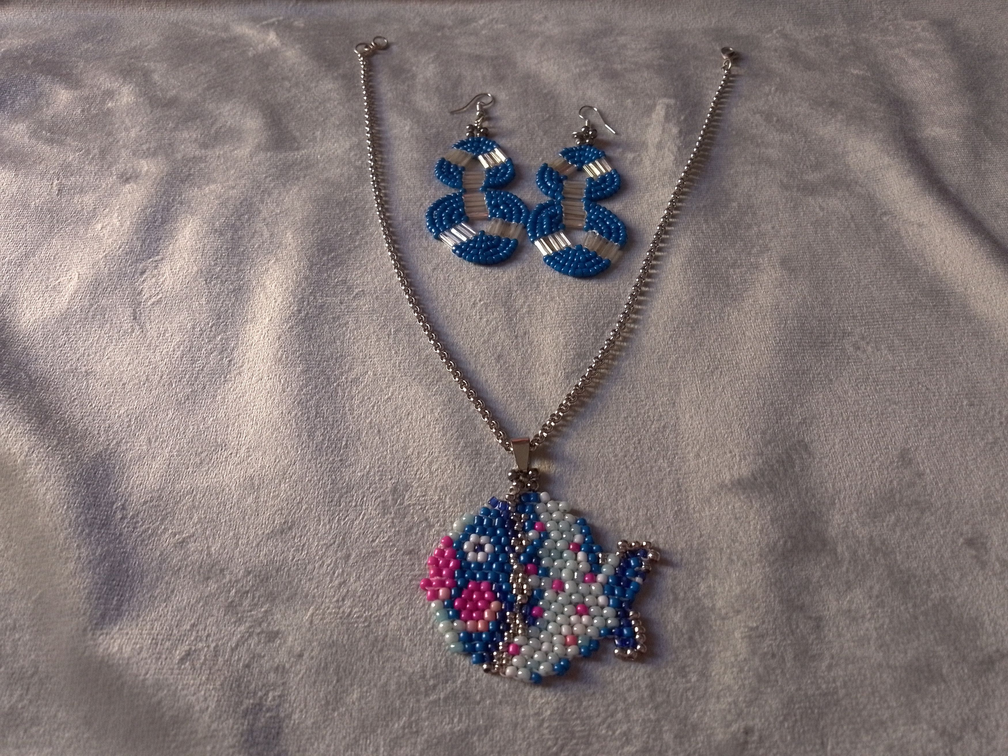 Handmade Necklace Pendant. Beaded fish+earrings. Blue Size ONE SIZE - 1 Thumbnail