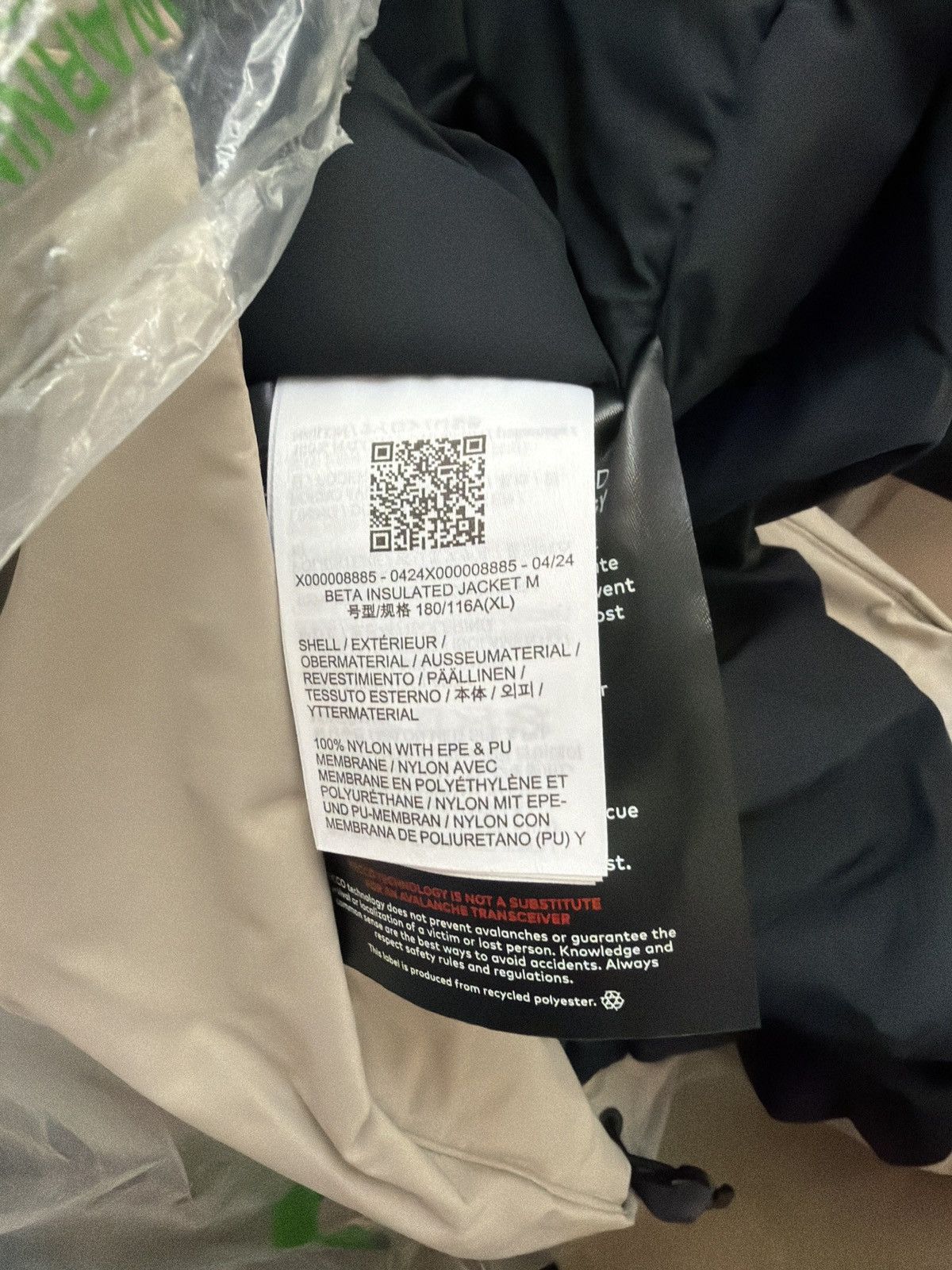 Arc'teryx Arc’teryx Beta Insulated Jacket Black Rune Size US XL / EU 56 / 4 - 24 Thumbnail
