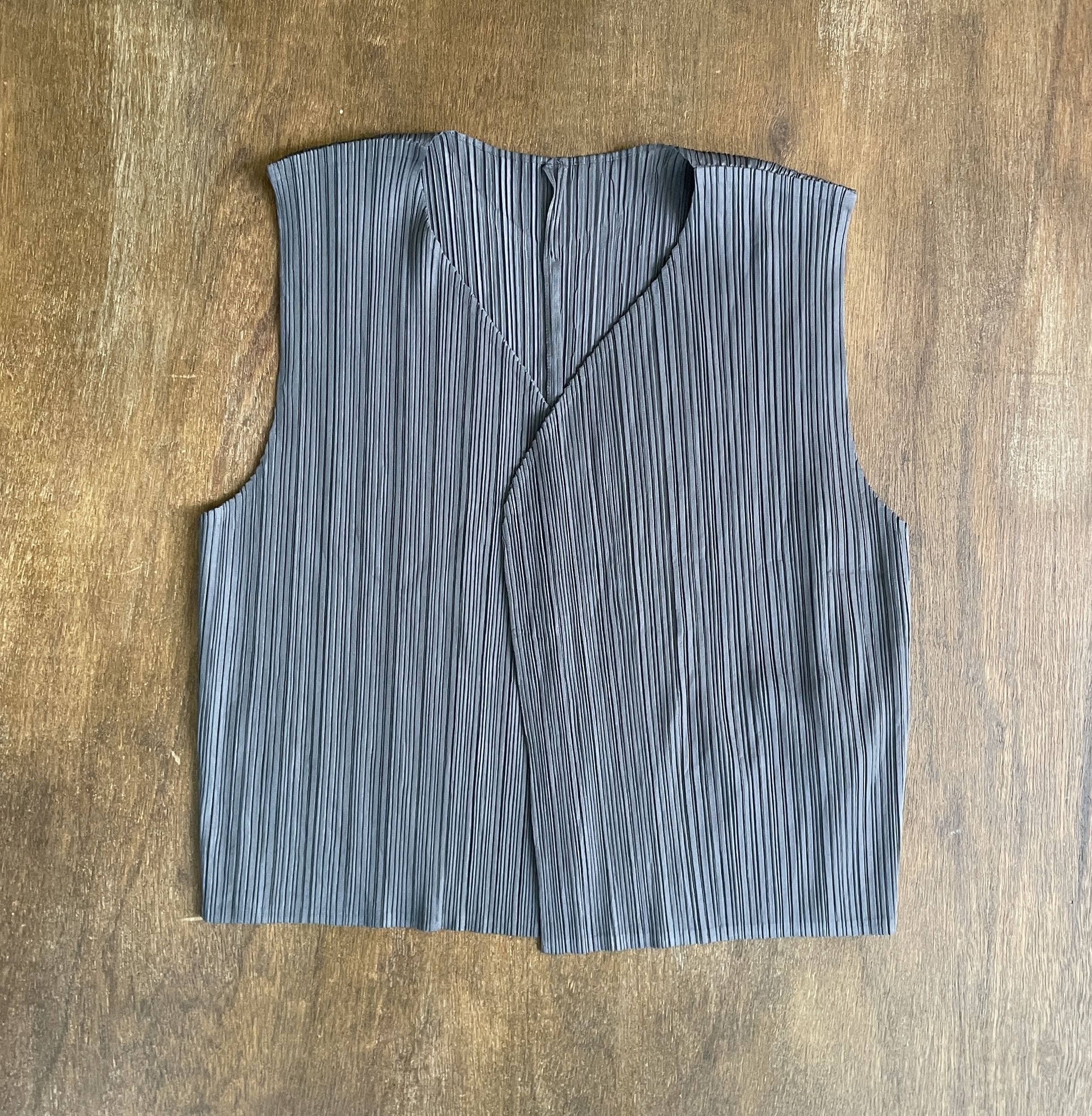 Pleats Please Issey Miyake PLEATS PLEASE ISSEY MIYAKE Dark Gray Size US S / EU 44-46 / 1 - 1 Thumbnail