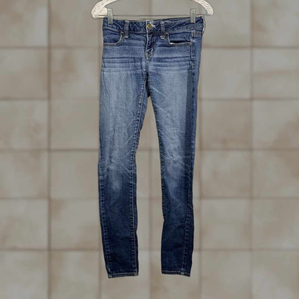 American Eagle Outfitters American Eagle Jeans Women's 2 Long Medium Blue Denim Super Stretch Jegging Size 26" / US 2 / IT 38 - 1 Thumbnail