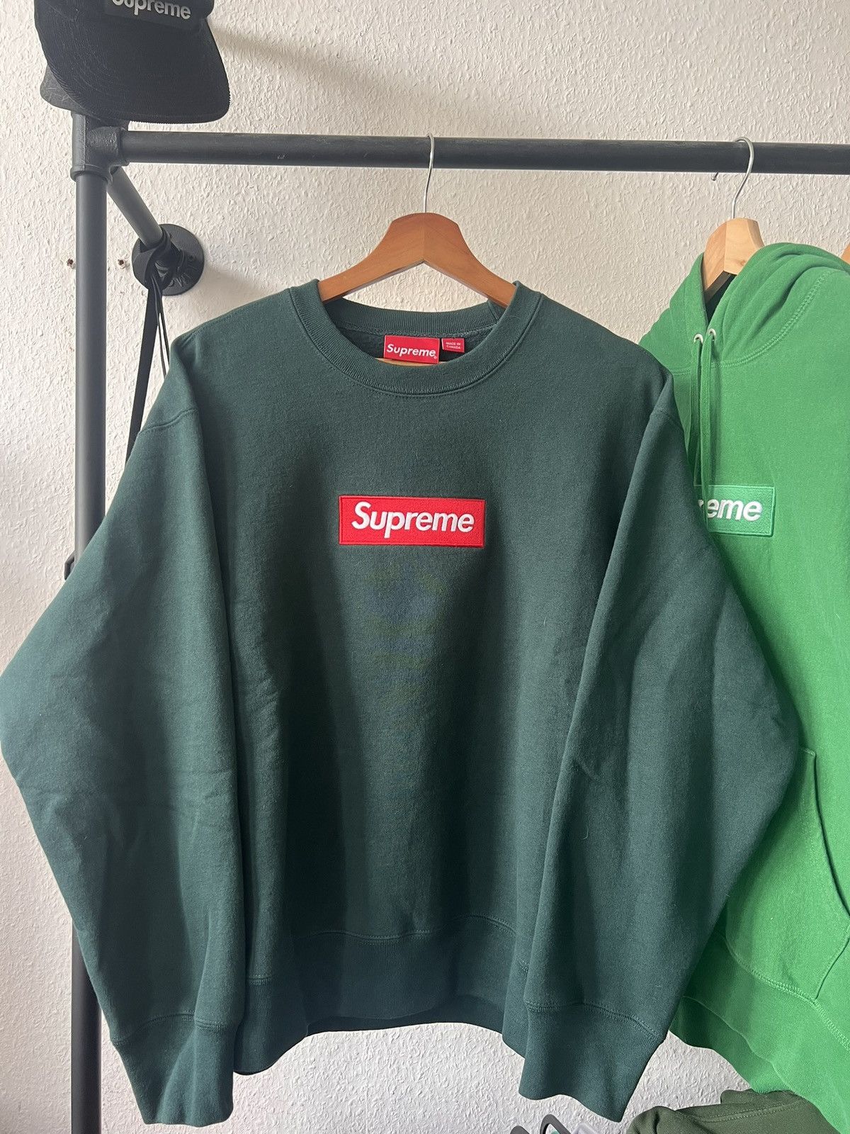 Supreme Supreme Crewneck FW22 pine green Size US S / EU 44-46 / 1 - 1 Thumbnail