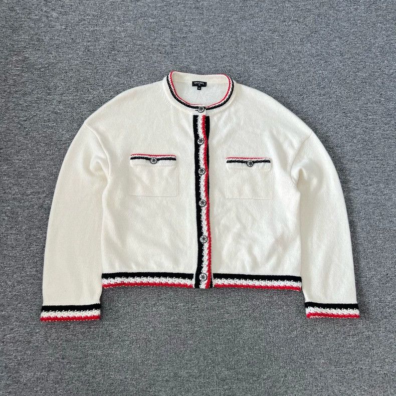 Chanel Chanel Snowflake buckle cashmere cardigan jacket 2504-Nexta Size S / US 4 / IT 40 - 1 Thumbnail