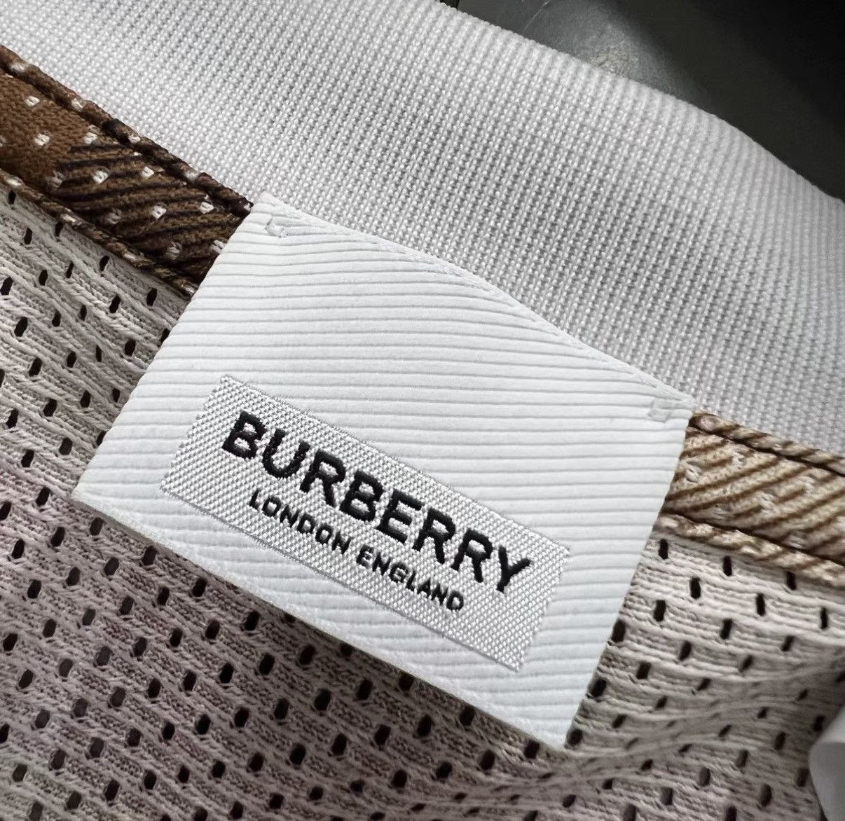 Burberry Burberry Check Round Neck Mesh Vest J41 Size US M / EU 48-50 / 2 - 4 Thumbnail