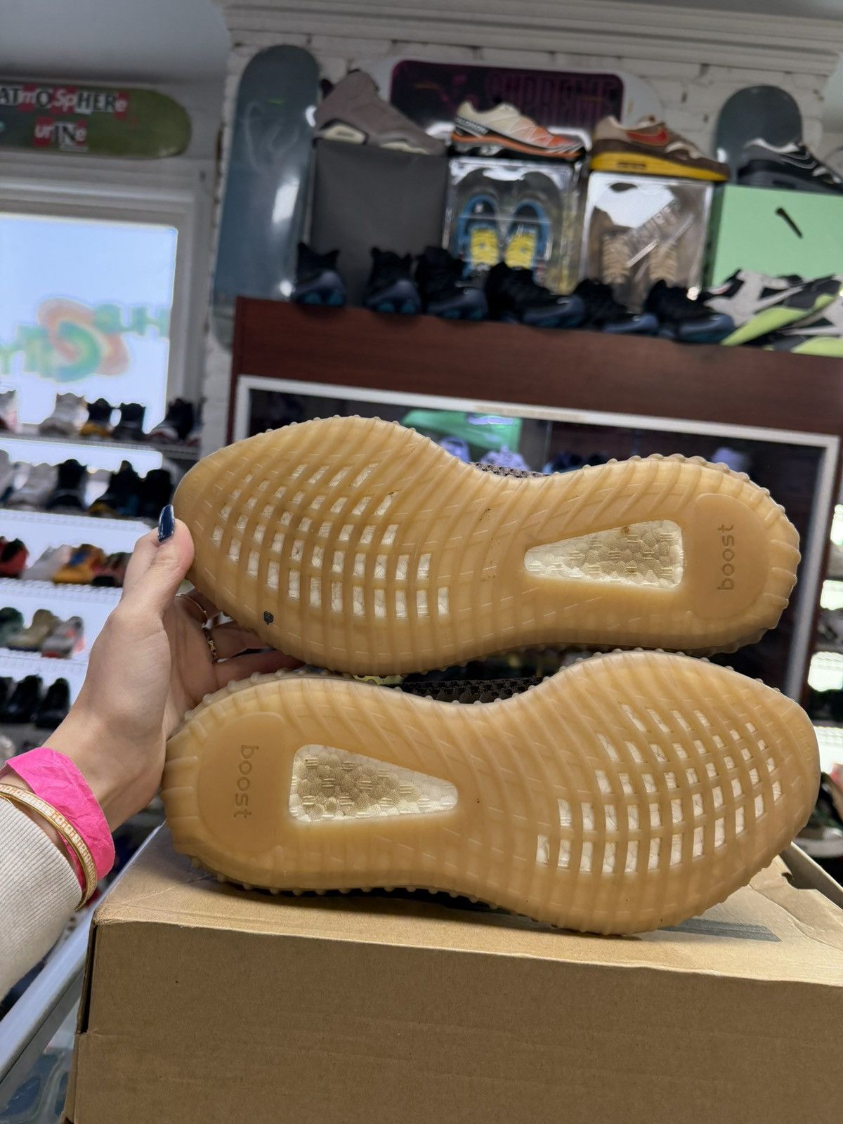 Yeezy Yeezy 350 ‘Fade’ Size US 11 / EU 44 - 5 Thumbnail