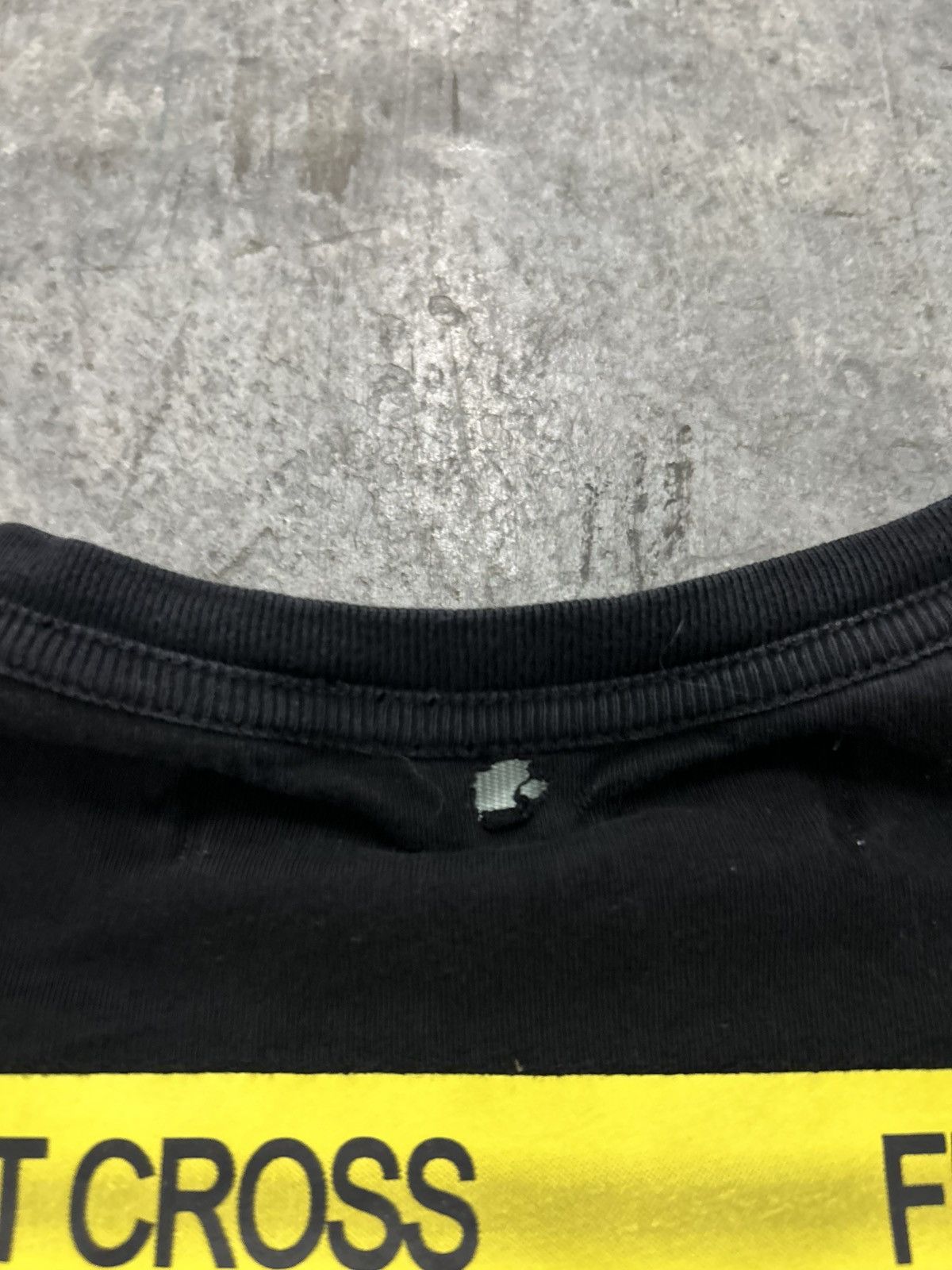 Off-White Off white fire tape t shirt Size US S / EU 44-46 / 1 - 7 Thumbnail