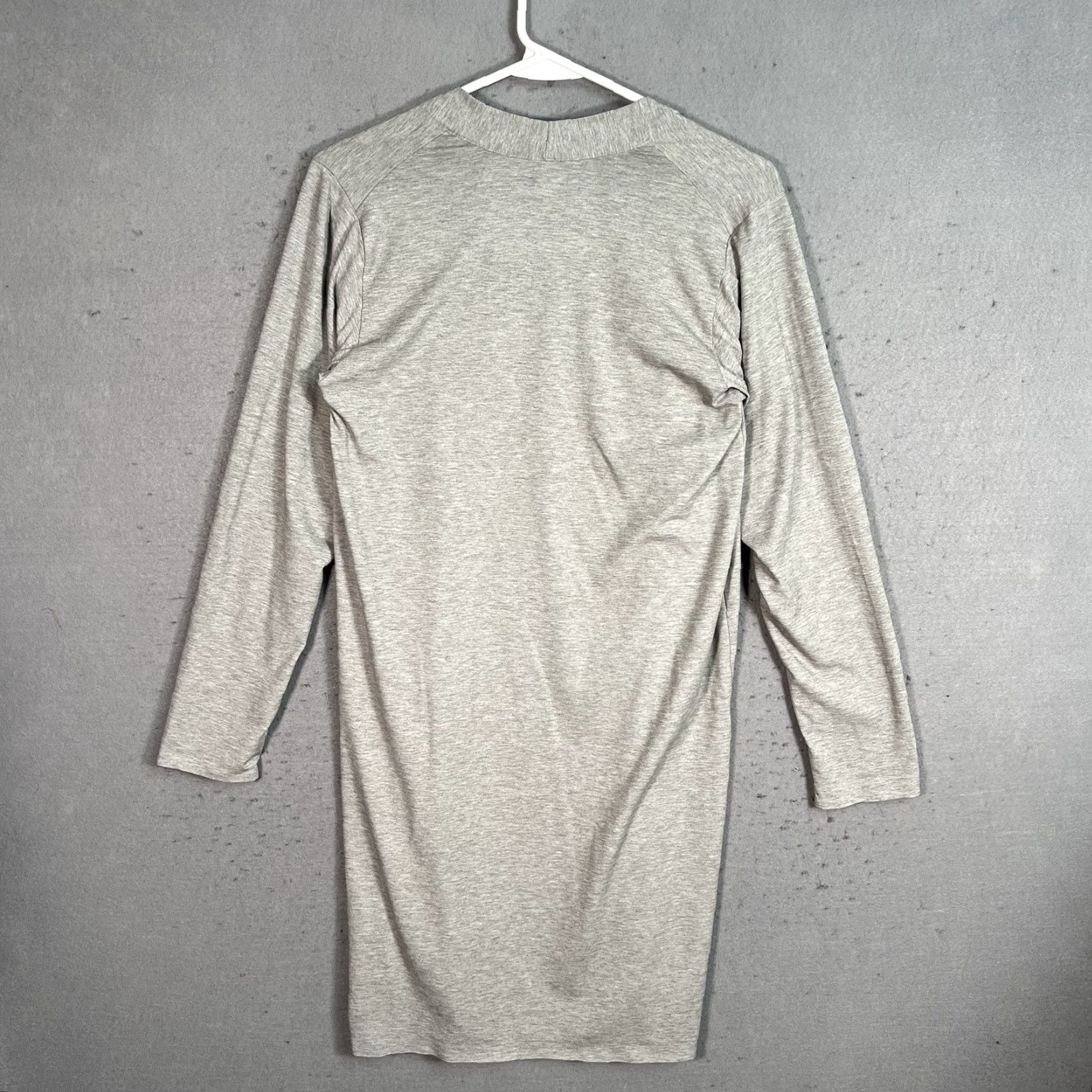 Uniqlo Uniqlo Lightweight Cardigan Sweater Gray Womens Small Long Sleeve Size S / US 4 / IT 40 - 2 Thumbnail