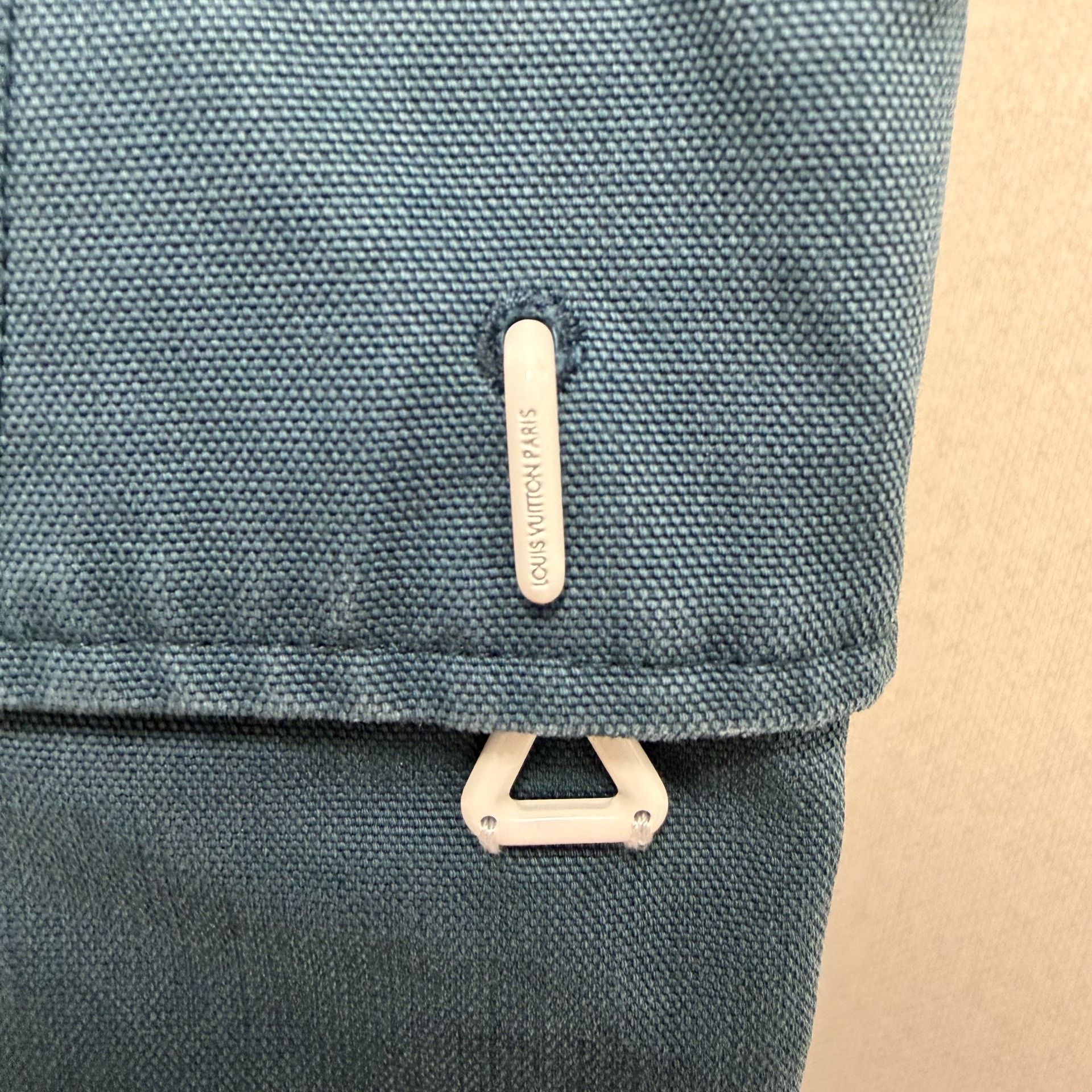 Louis Vuitton Louis Vuitton SS23 Straight Leg Cargo Pants Navy Blue Size US 30 / EU 46 - 4 Thumbnail