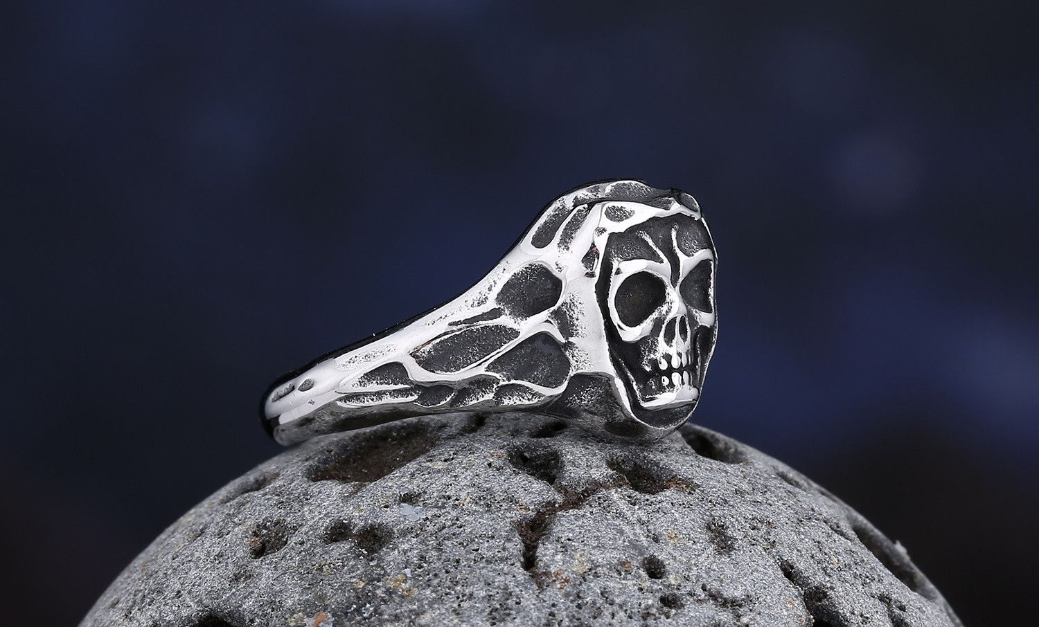 Jewelry Vintage Skull Ring Size ONE SIZE - 2 Thumbnail