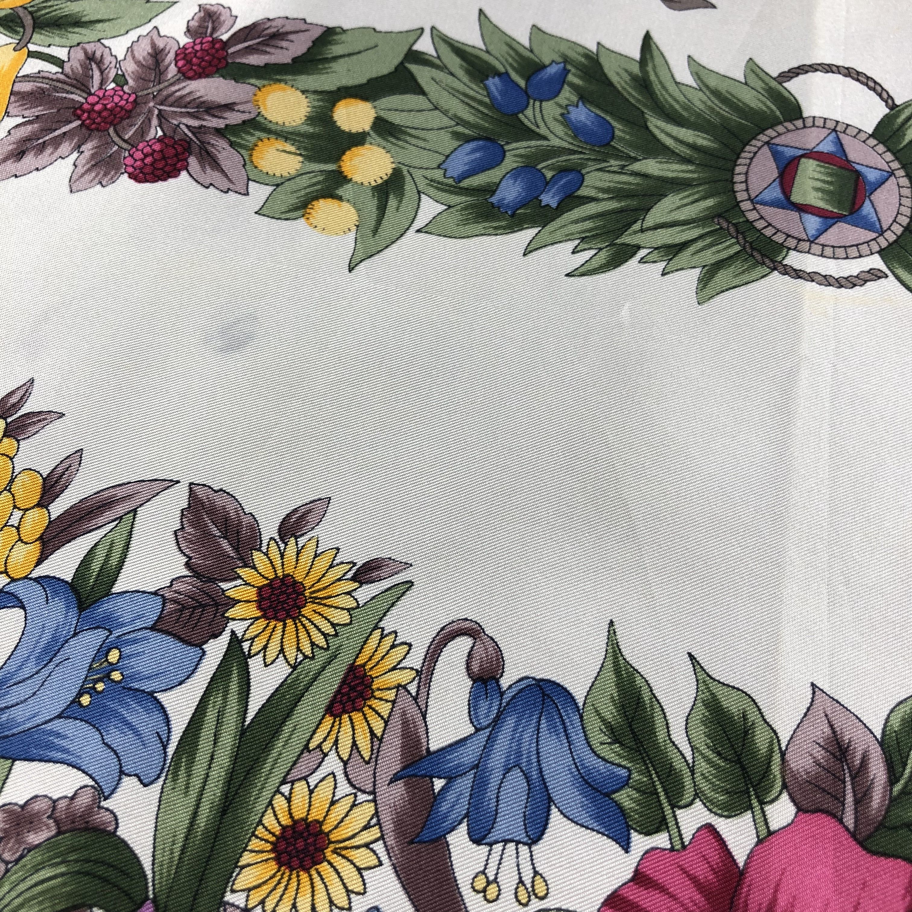 Japanese Brand Wakabayashi Japan 100% Silk Floral Scarf Red/White 34x34M279 Size ONE SIZE - 5 Thumbnail