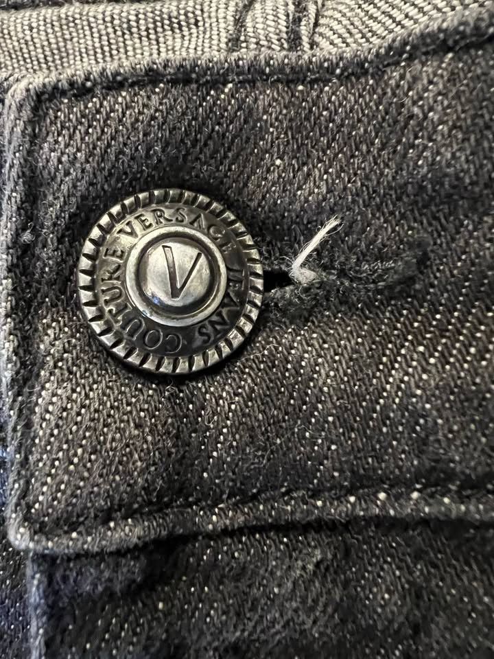 Versace × Versace Jeans Couture Men’s Black V-Emblem Jeans Size 31x30 Size US 31 - 3 Thumbnail