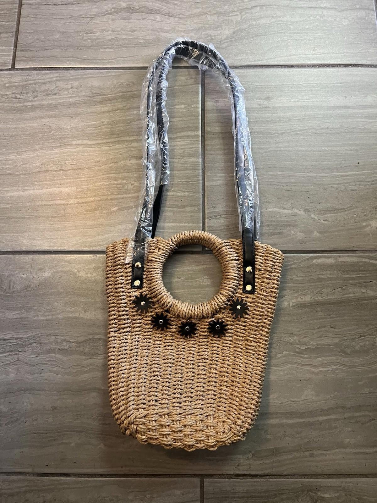 The Unbranded Brand Small Straw Hand Woven Floral Shoulder Bag Handbag Size ONE SIZE - 1 Thumbnail