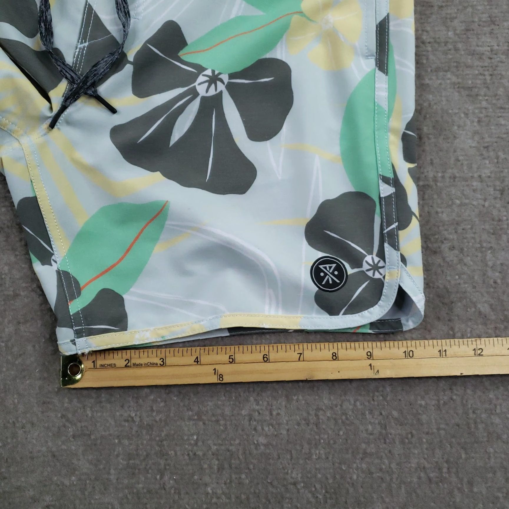 Roark Roark Board Shorts Mens 32 Gray Floral Quick Dry Drawstring Back Pocket Notes: N/A Size US 32 / EU 48 - 3 Thumbnail