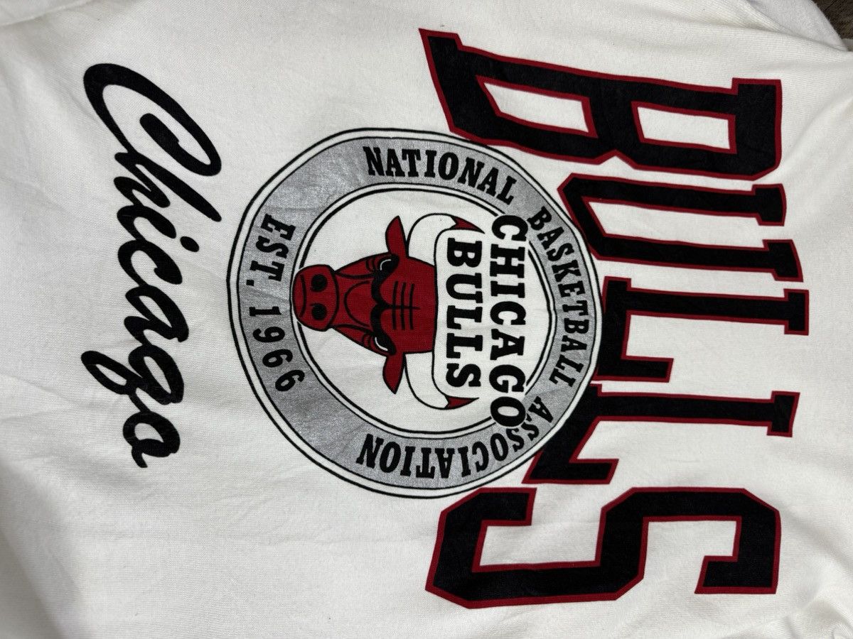 NBA Vintage Chicago Bulls long-sleeve layered hoodie Tshirt Size US L / EU 52-54 / 3 - 12 Thumbnail