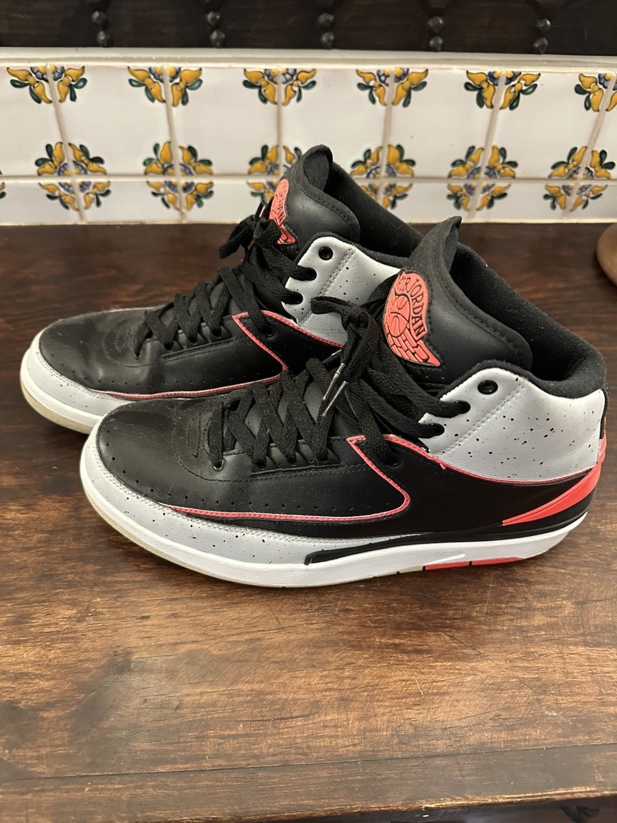 Nike Jordan 2 Size US 10.5 / EU 43-44 - 2 Thumbnail