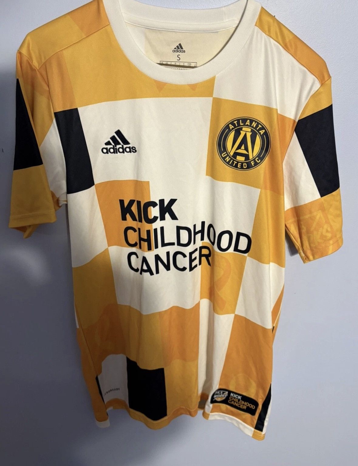 Adidas Atlanta United FC Adidas Jersey Mens s Kick Childhood Cancer Size US S / EU 44-46 / 1 - 4 Thumbnail