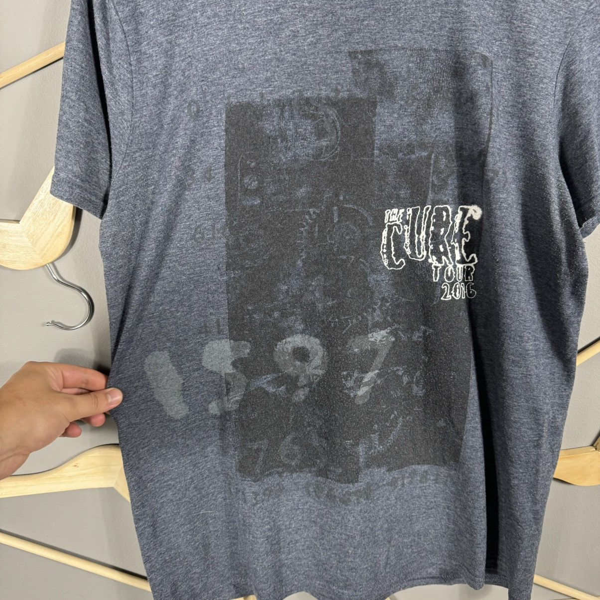 Band Tees The Cure 2016 Band T-shirt Size US M / EU 48-50 / 2 - 5 Thumbnail