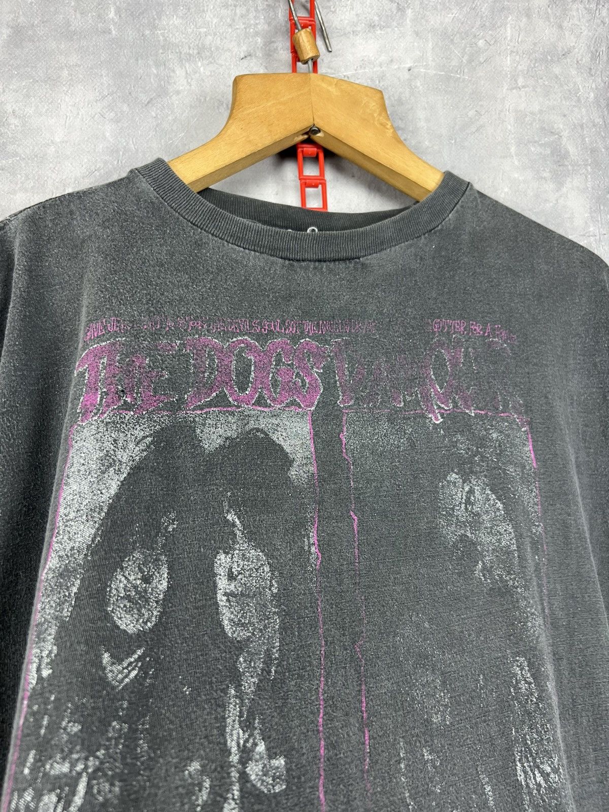 Band Tees 1990 The Dogs D'Amour It Only Pours Shirt Size US L / EU 52-54 / 3 - 6 Thumbnail
