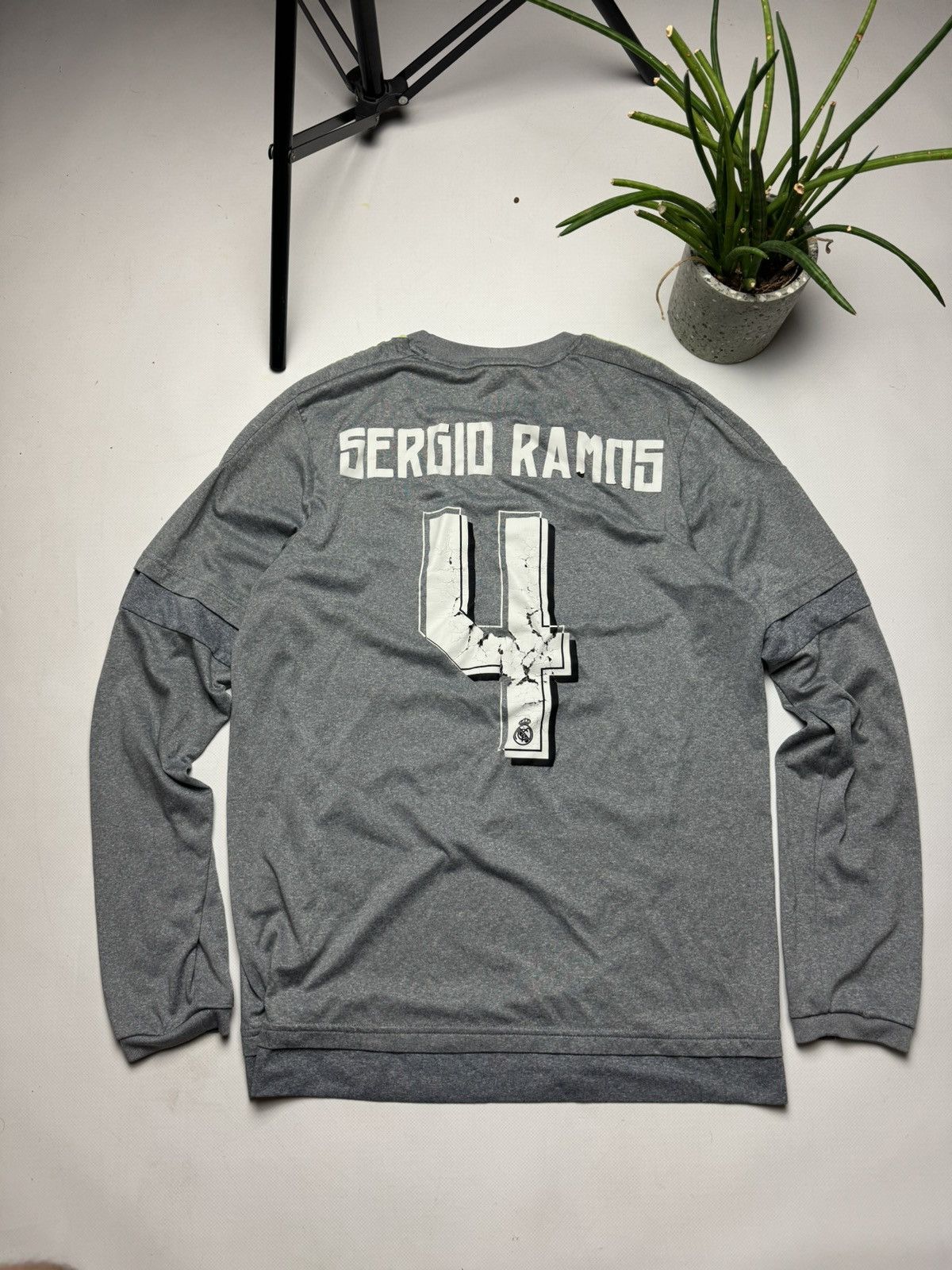 Adidas RARE vintage Real Madrid adidas soccer jersey Sergio Ramos Size US M / EU 48-50 / 2 - 2 Thumbnail