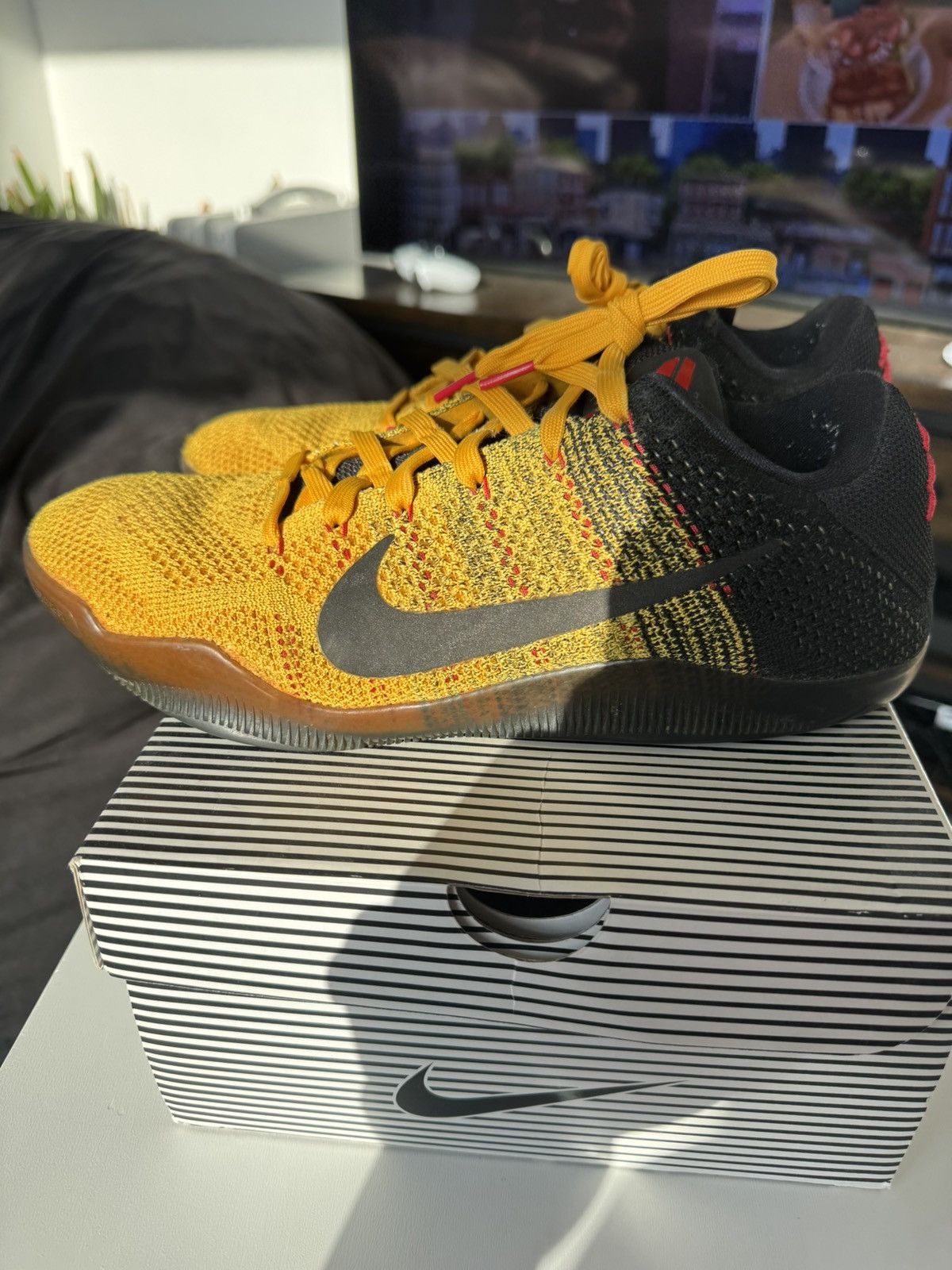 Nike Nike Kobe XI Elite Low Bruce Lee Yellow Basketball Shoes Size US 10 / EU 43 - 1 Thumbnail