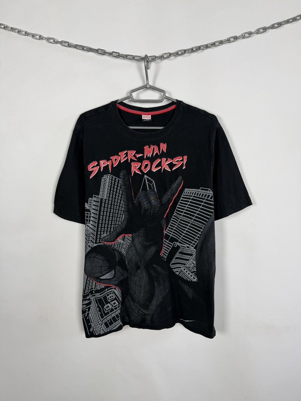 Marvel Comics Spider Man Rocks Marvel Graphic T-Shirt Big Print Comic Tee Size US XL / EU 56 / 4 - 1 Thumbnail