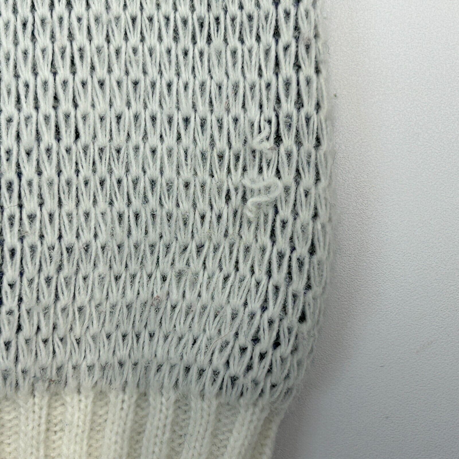 Vintage Vintage 90s Hilton Knit Sweater White Purple Made In USA M Size US M / EU 48-50 / 2 - 4 Thumbnail