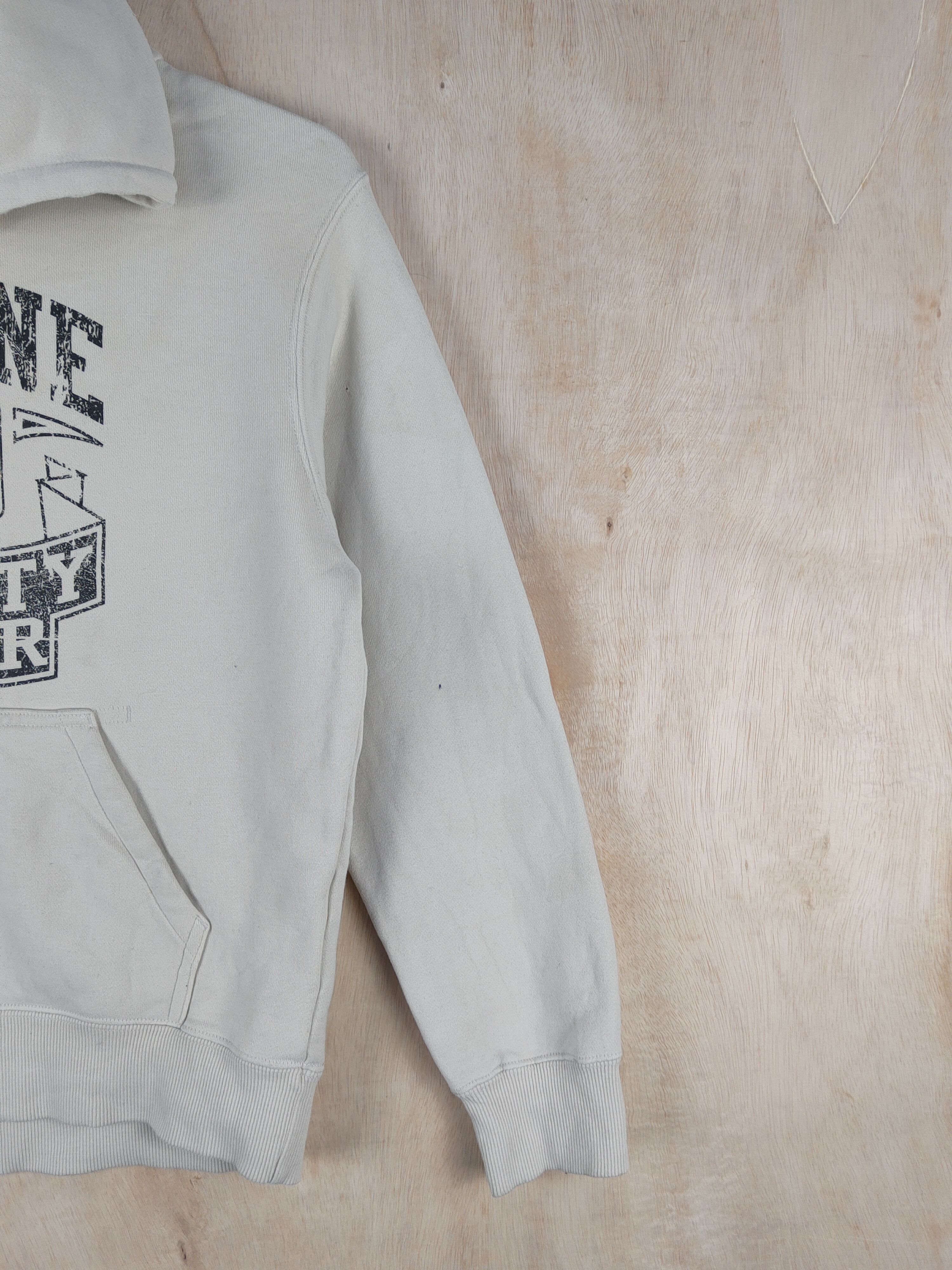 Japanese Brand × Vintage Uniqlo Cream Hoodie Marine Sweatshirts #S2496 Size US XS / EU 42 / 0 - 6 Thumbnail
