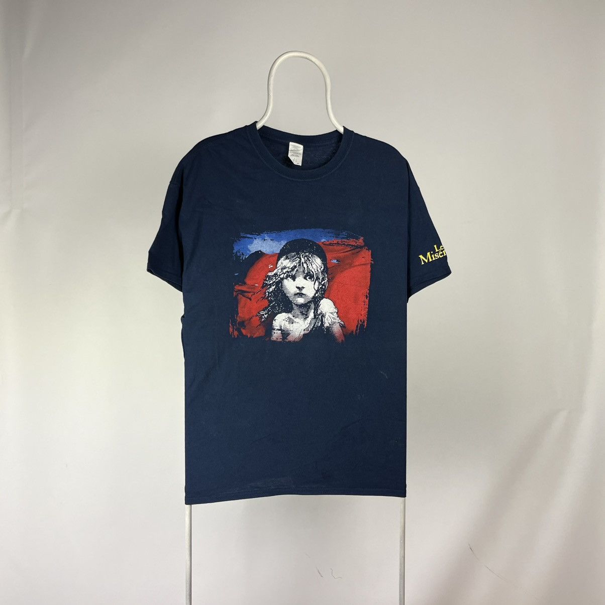 Band Tees Vintage Les Miserables Promo Broadwey Show Graphic T Shirt Size US XL / EU 56 / 4 - 1 Thumbnail