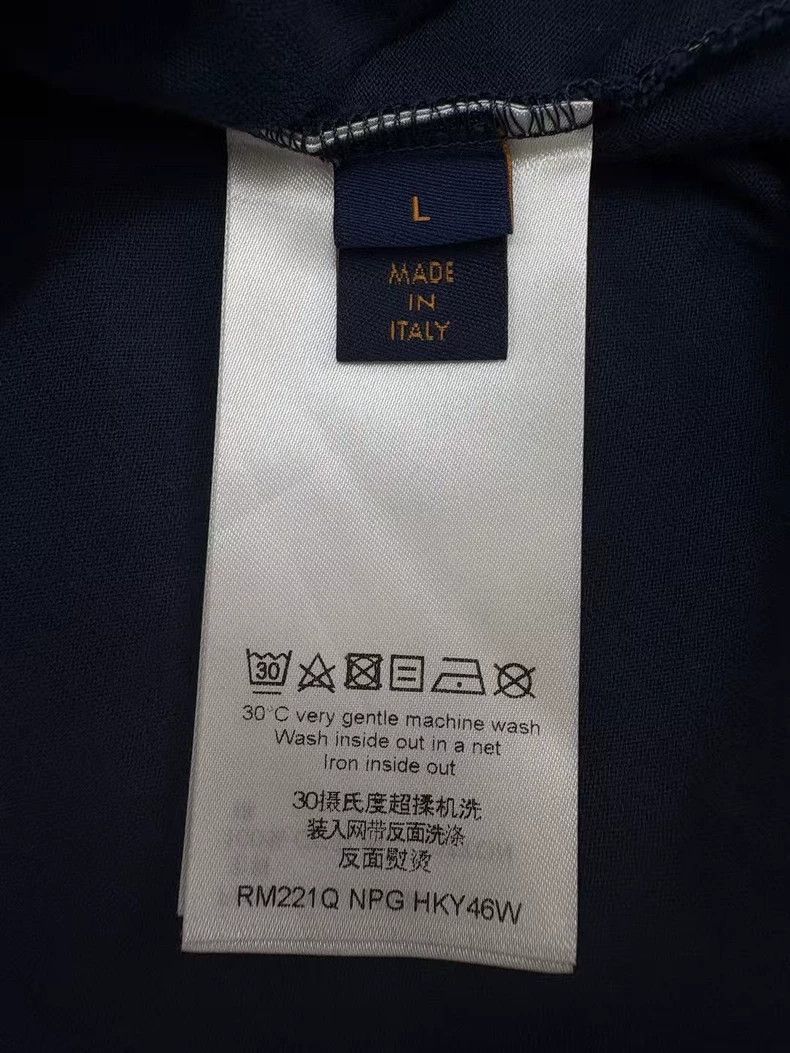 Louis Vuitton Louis Vuitton Dark blue gradient short sleeve Size US L / EU 52-54 / 3 - 6 Thumbnail