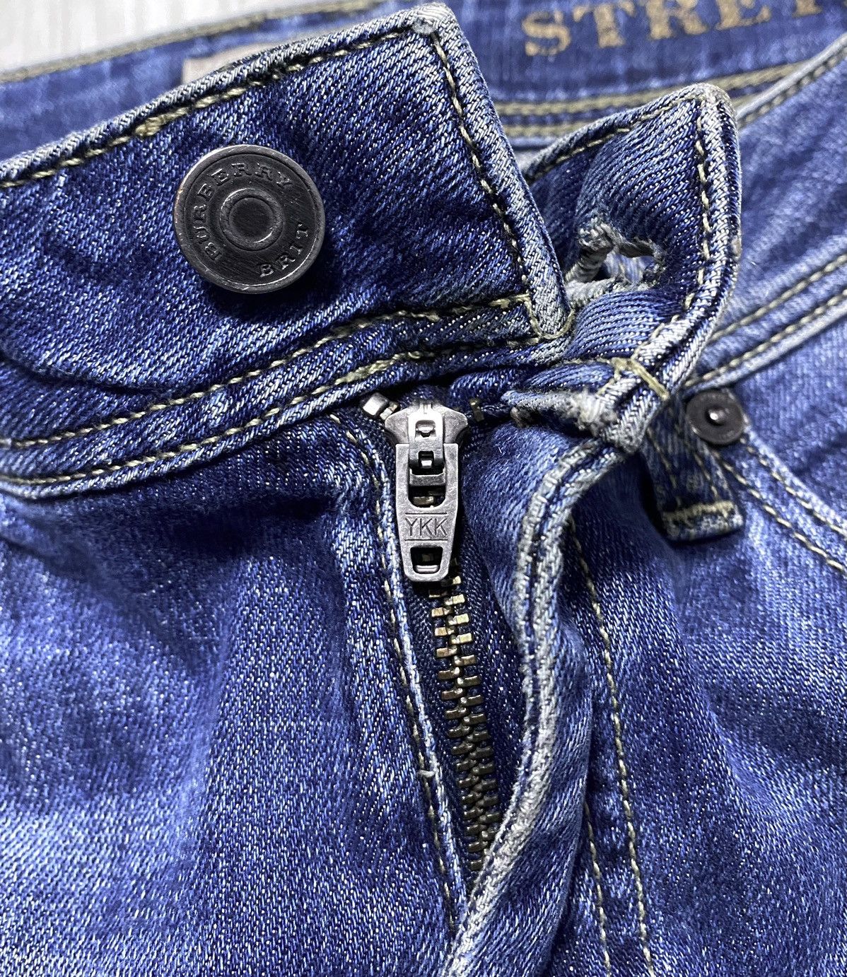 Burberry Burberry Brit Stretfield Washed Blue Regular Fit Jeans Denim Size 27" / US 4 / IT 40 - 14 Thumbnail