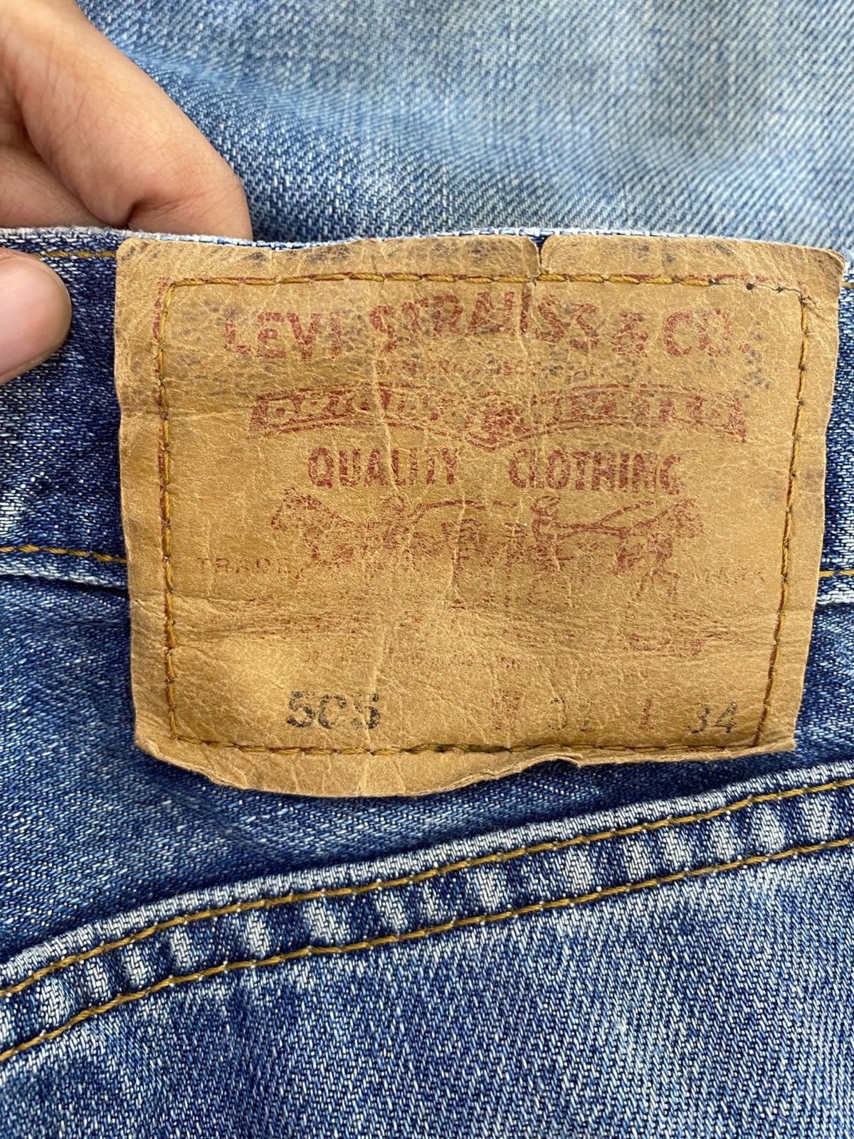 Levi's Levi’s 505 Dirty Faded Wash Style Loose Jeans Size US 31 - 10 Thumbnail