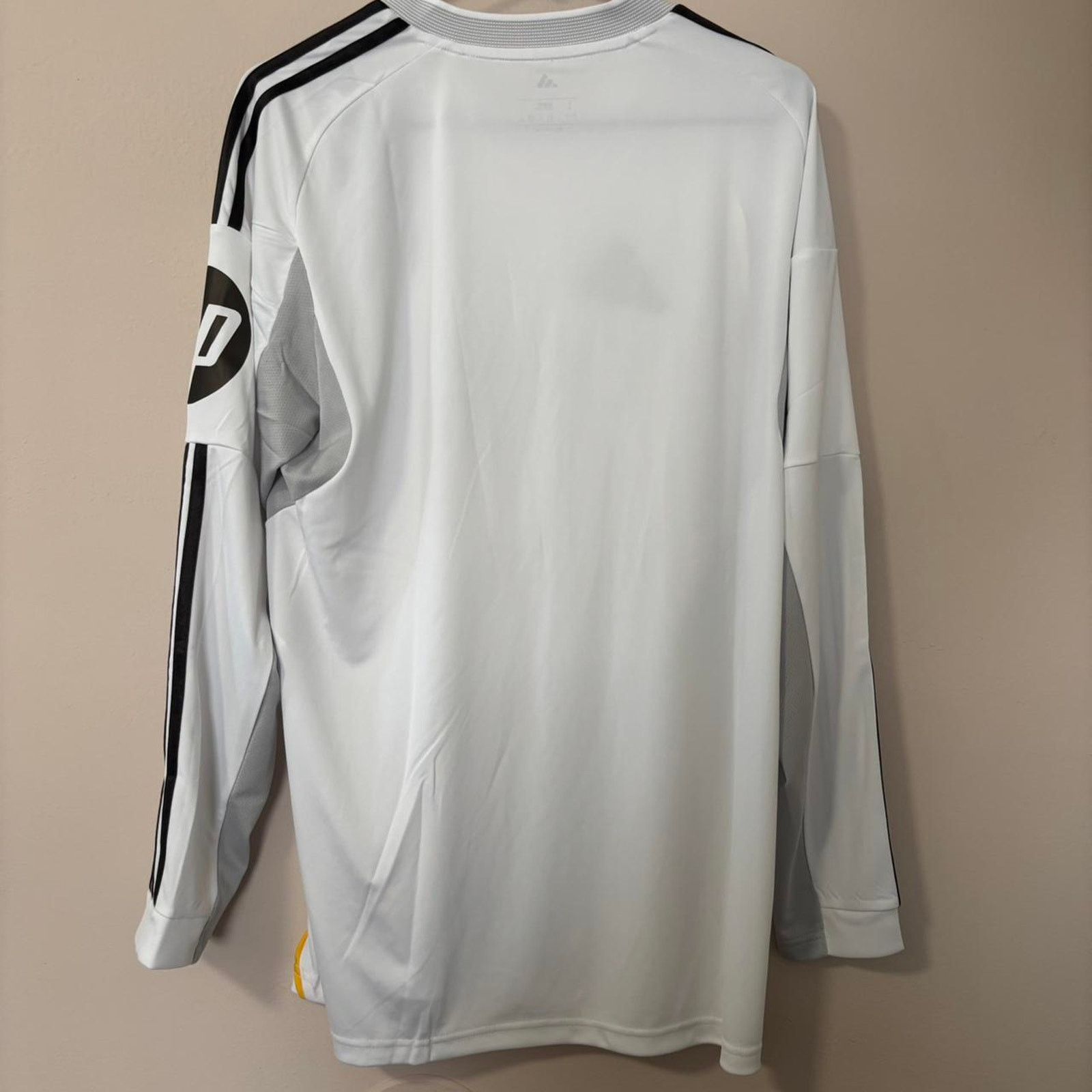 Adidas Adidas real madrid long sleeve Size US L / EU 52-54 / 3 - 4 Thumbnail